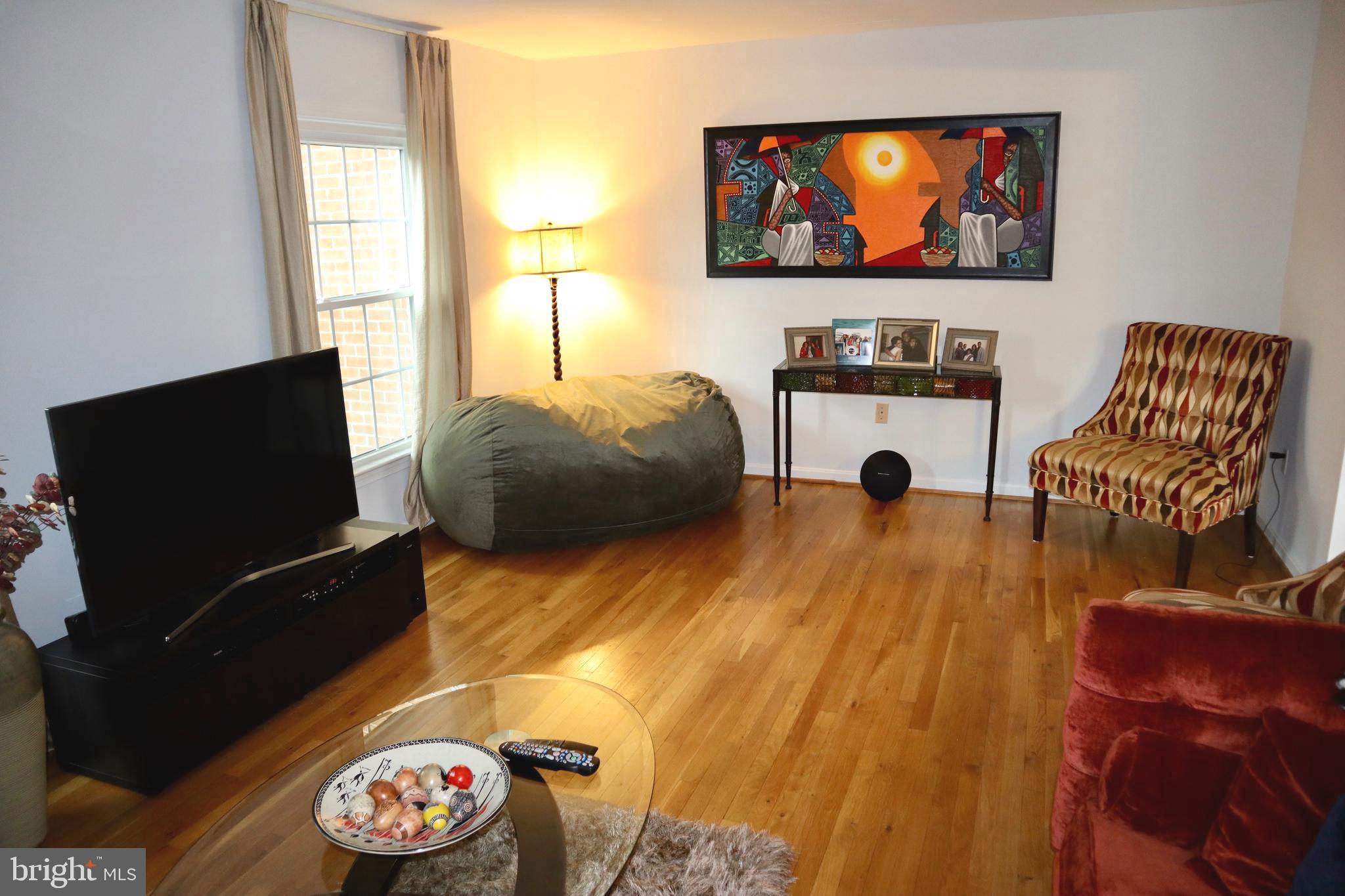 WHEATON TOWNE - Residential Lease