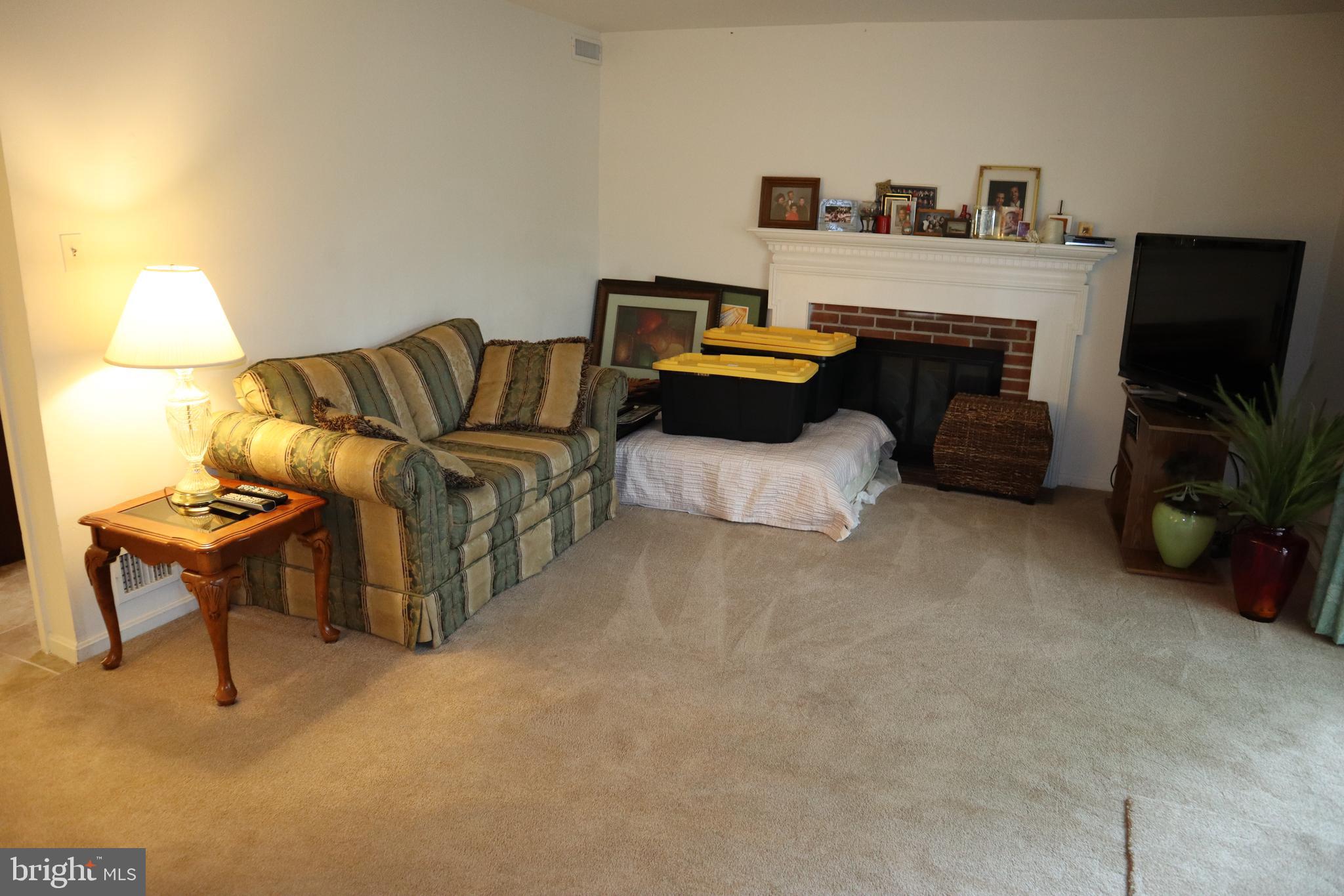 WHEATON TOWNE - Residential Lease