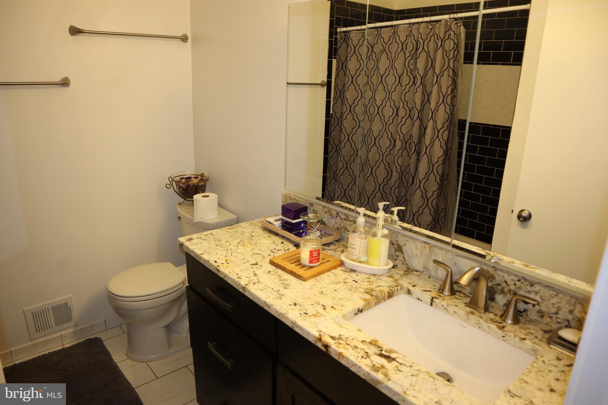 WHEATON TOWNE - Residential Lease