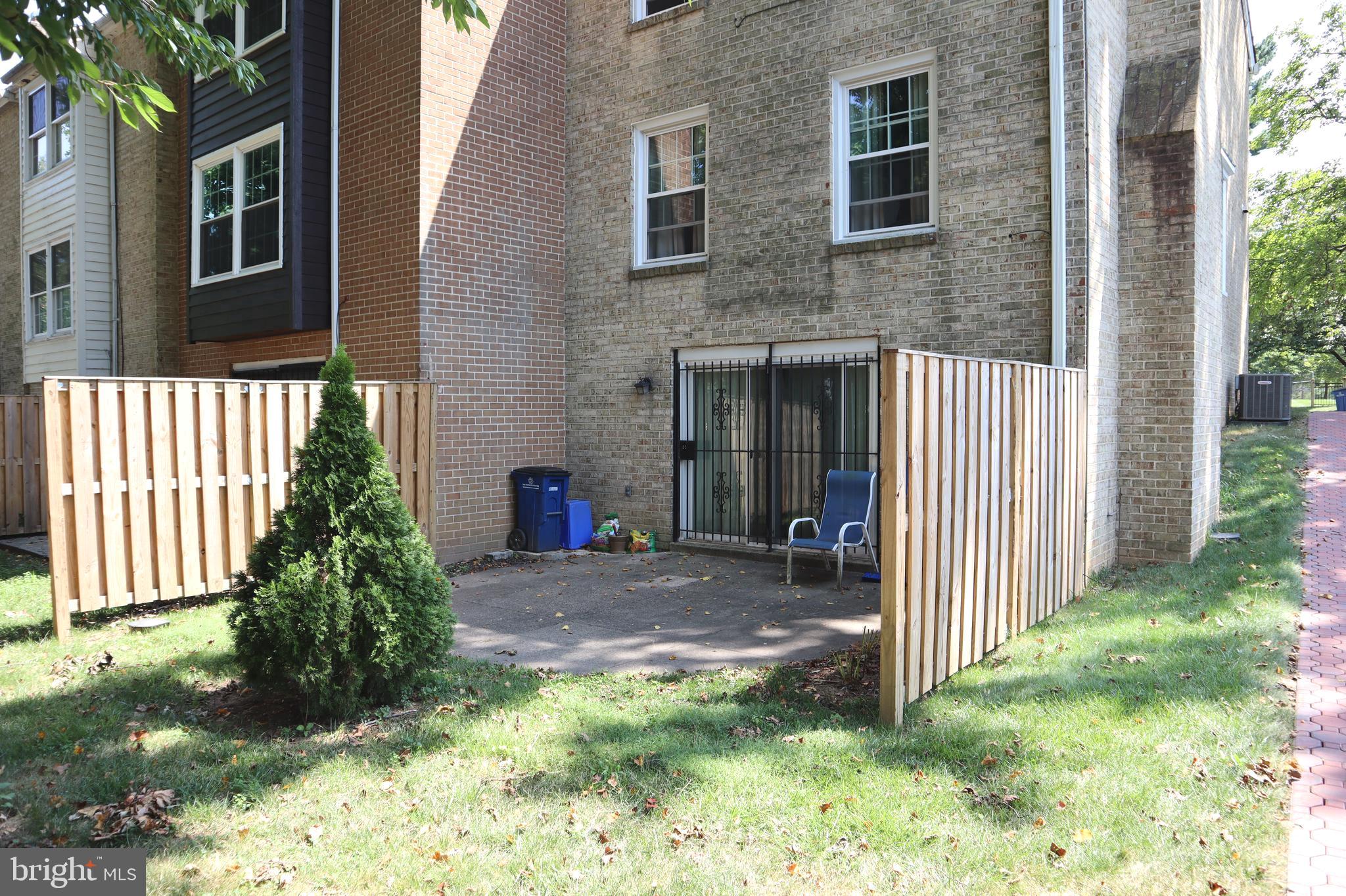 WHEATON TOWNE - Residential Lease