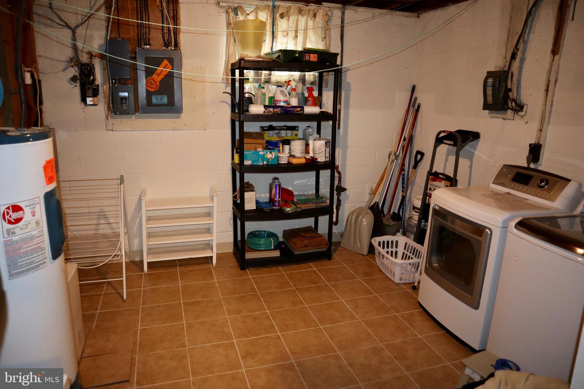 WHEATON TOWNE - Residential Lease