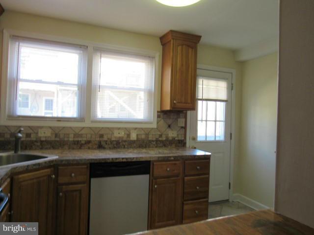 RIVERSIDE - Residential Lease