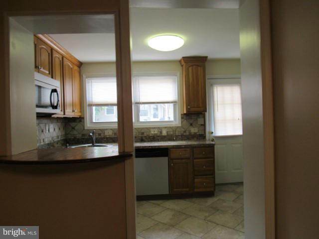 RIVERSIDE - Residential Lease