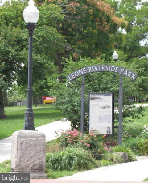 RIVERSIDE - Residential Lease