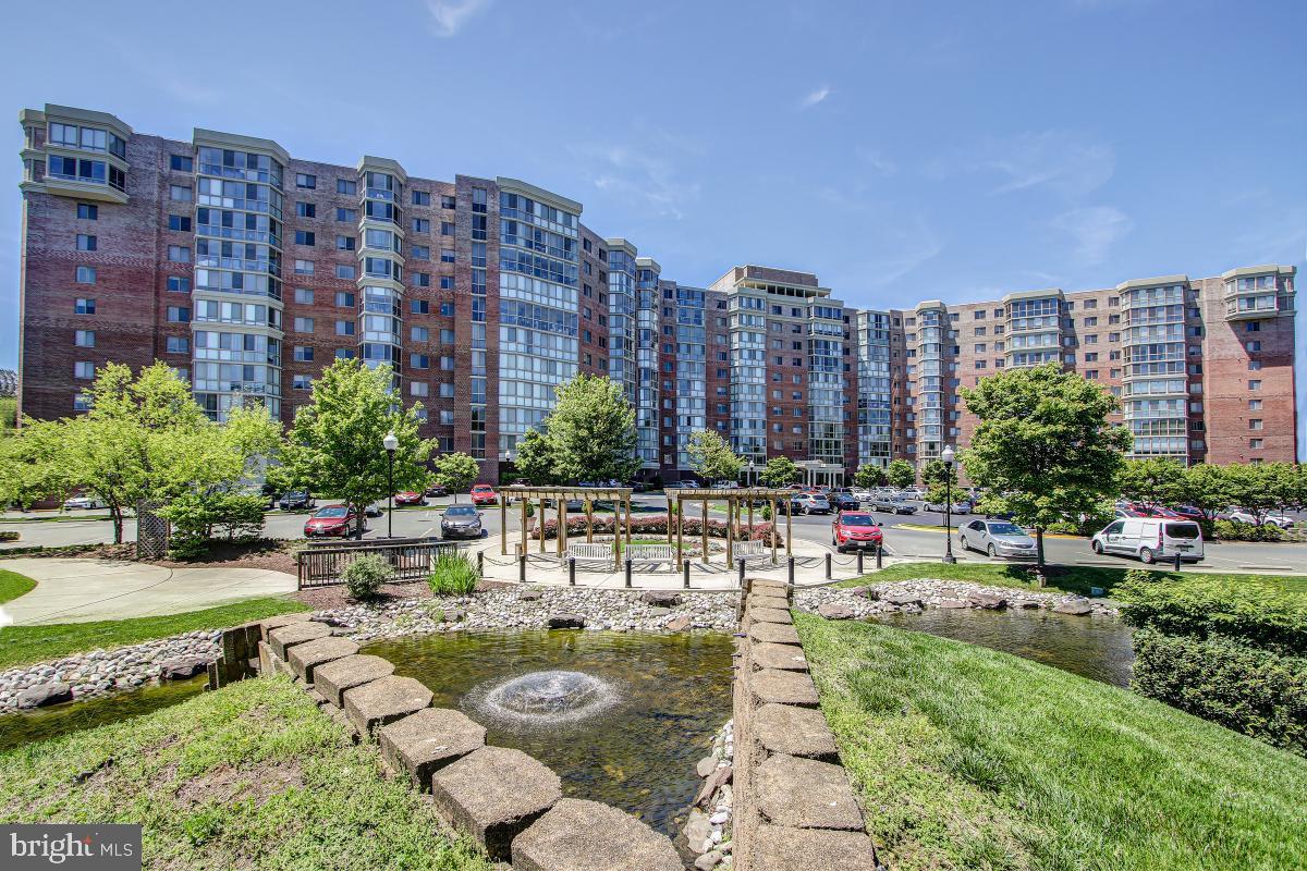 OVERLOOK AT LEISURE WORLD - Residential