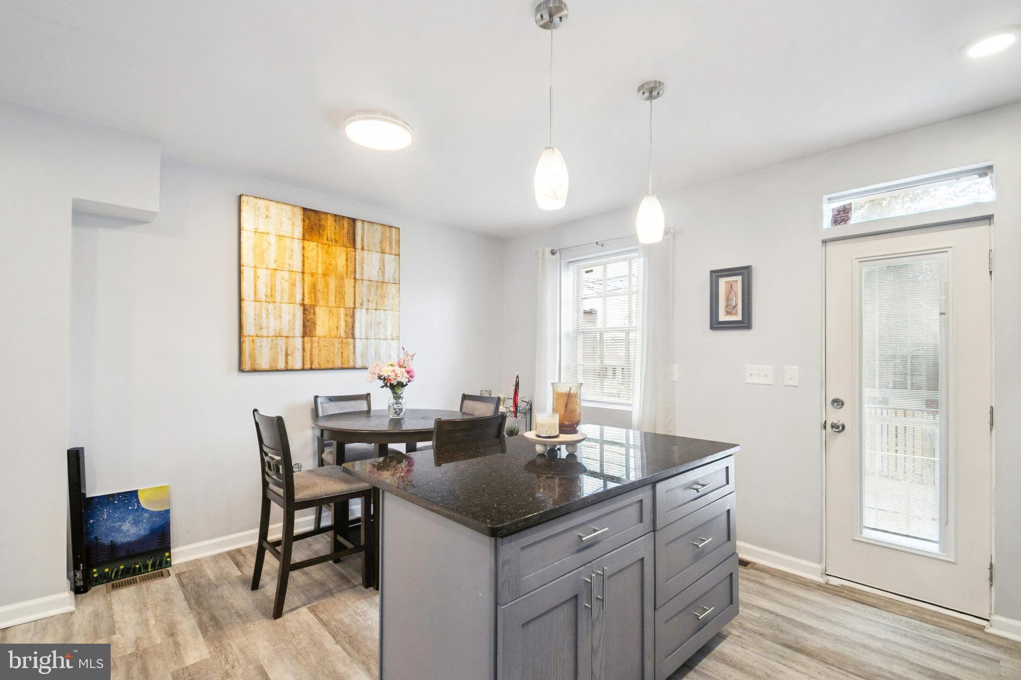 FOUR BY FOUR - Residential