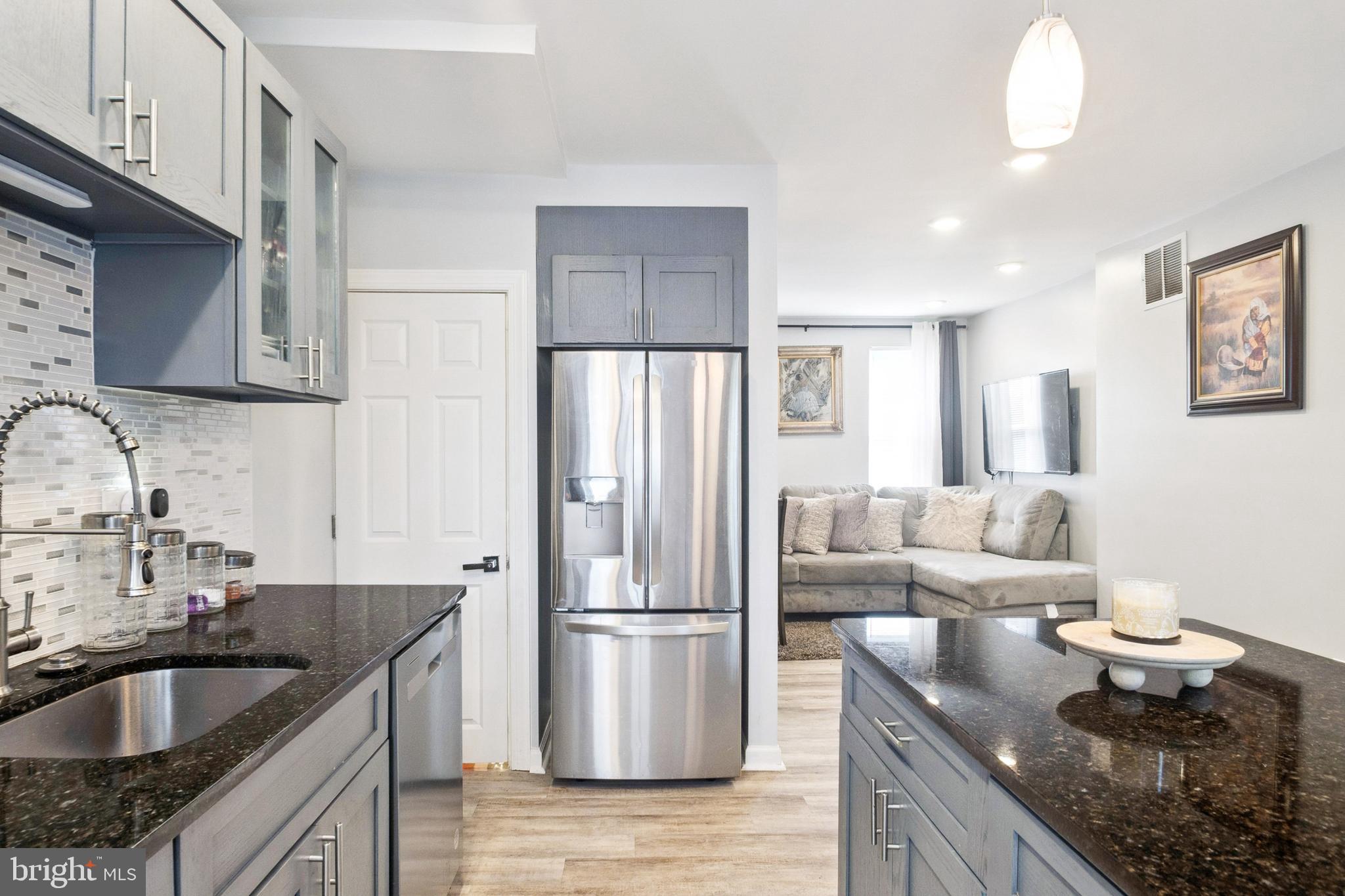 FOUR BY FOUR - Residential