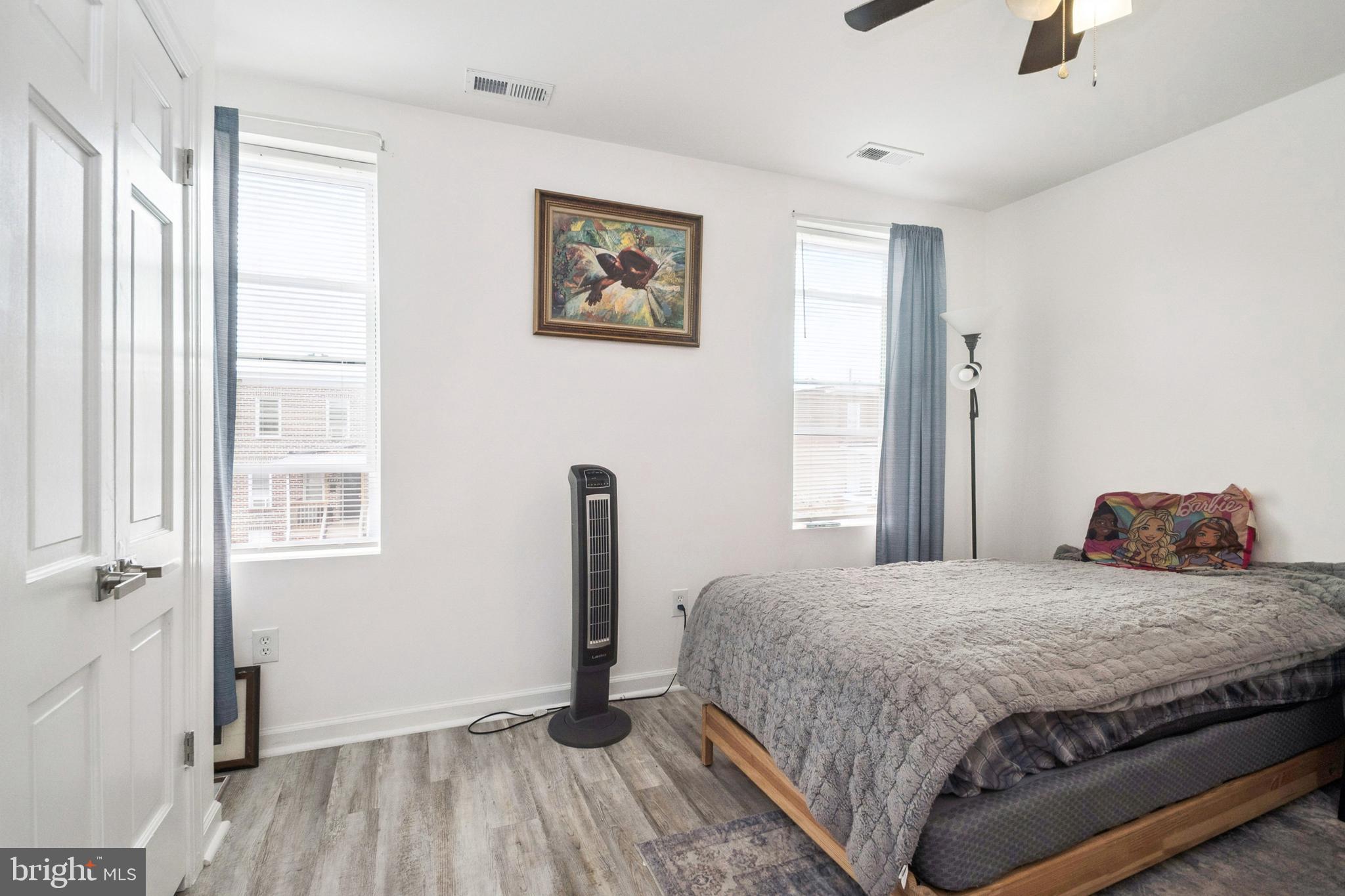 FOUR BY FOUR - Residential