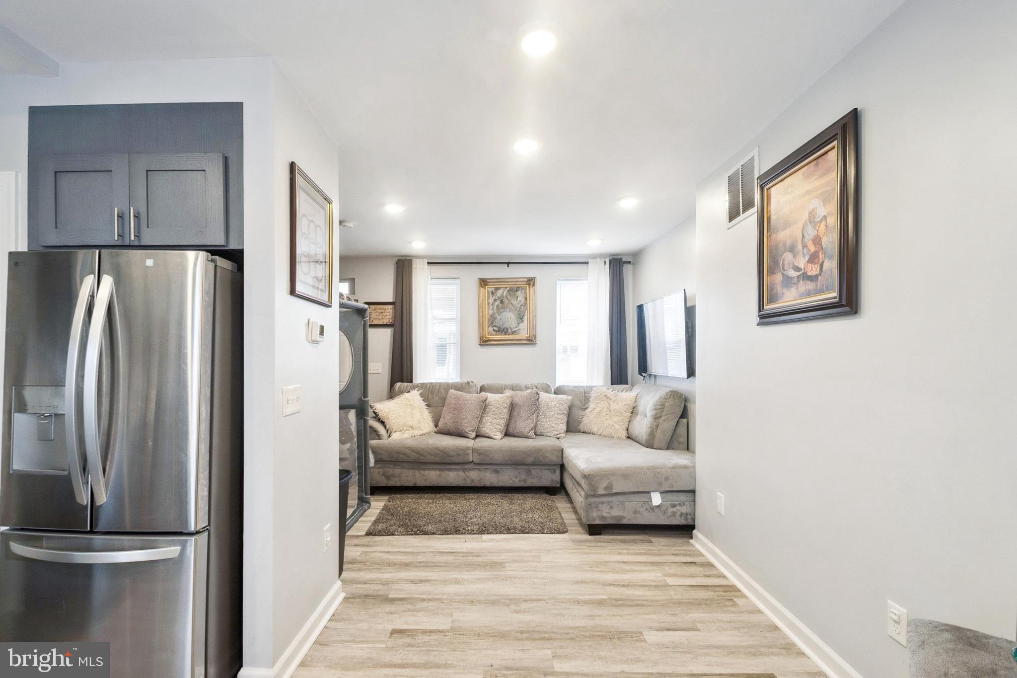 FOUR BY FOUR - Residential