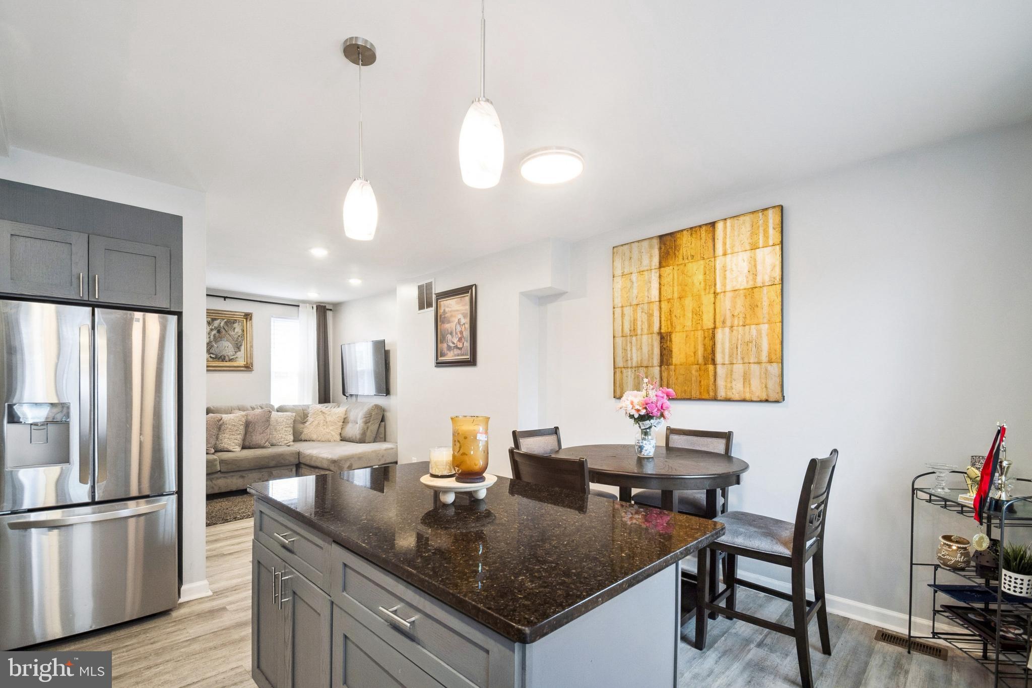 FOUR BY FOUR - Residential