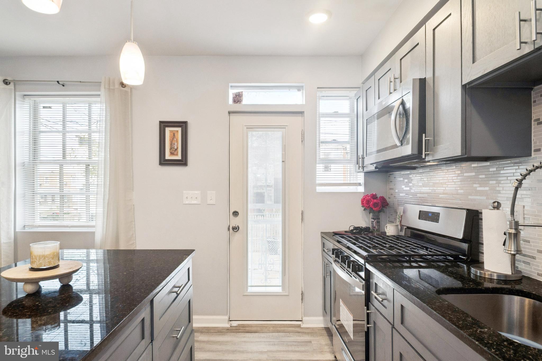 FOUR BY FOUR - Residential