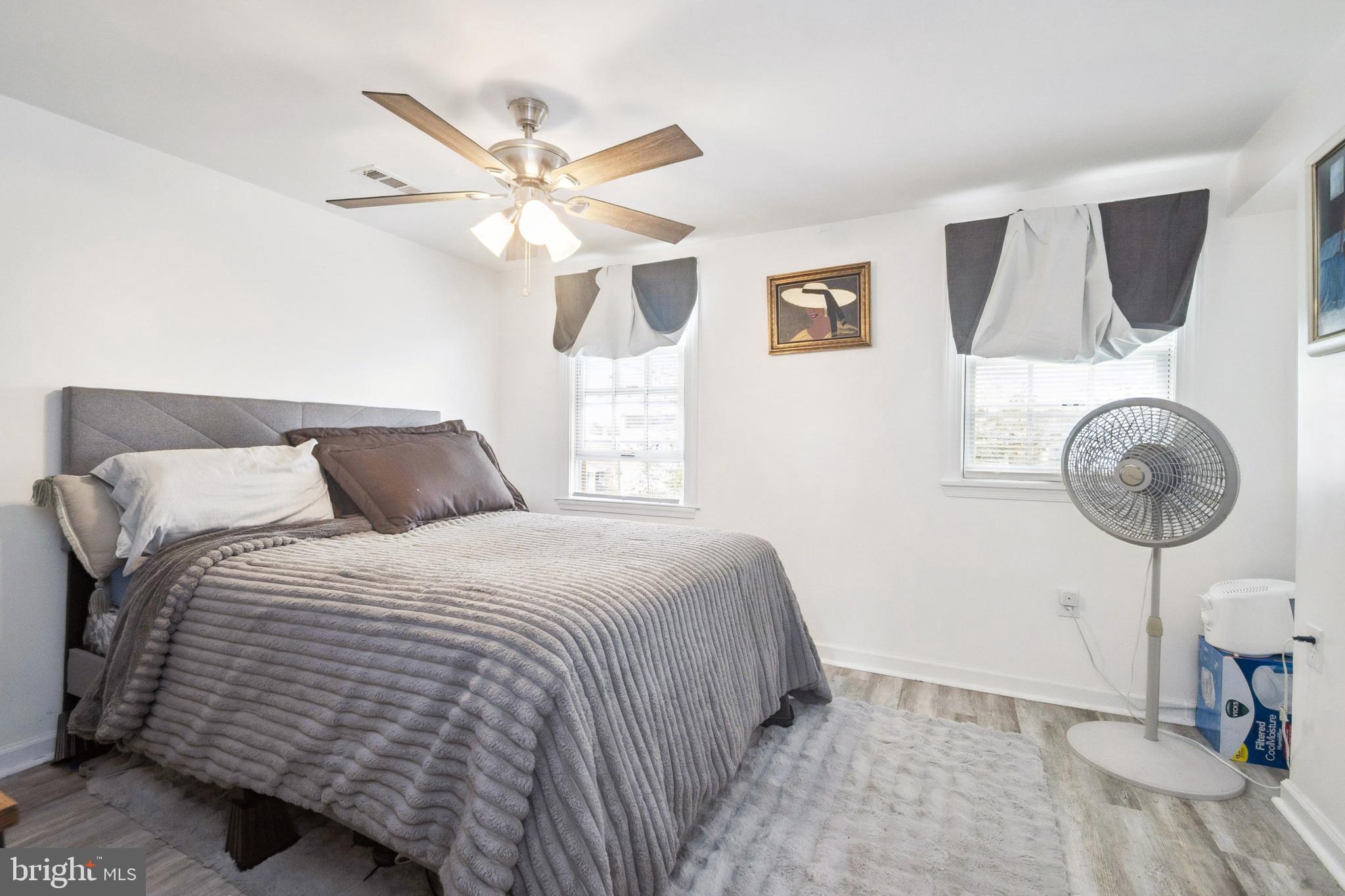 FOUR BY FOUR - Residential