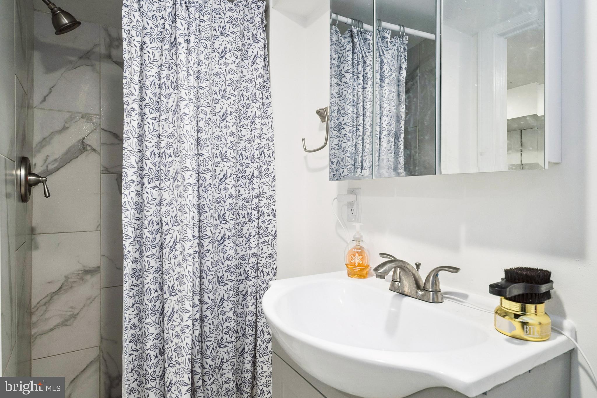 FOUR BY FOUR - Residential