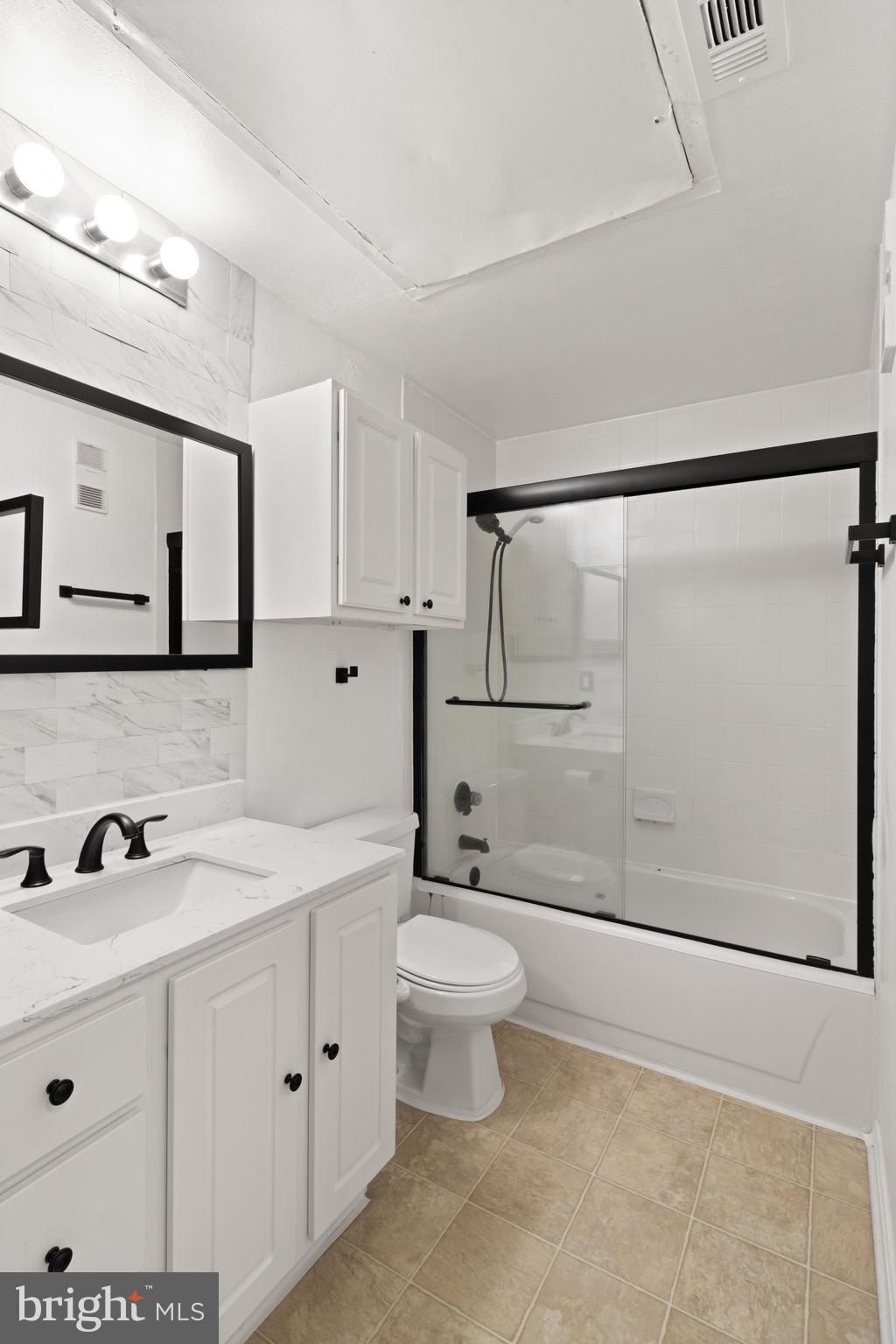 PENDERBROOK SQUARE CONDOMINIUMS - Residential