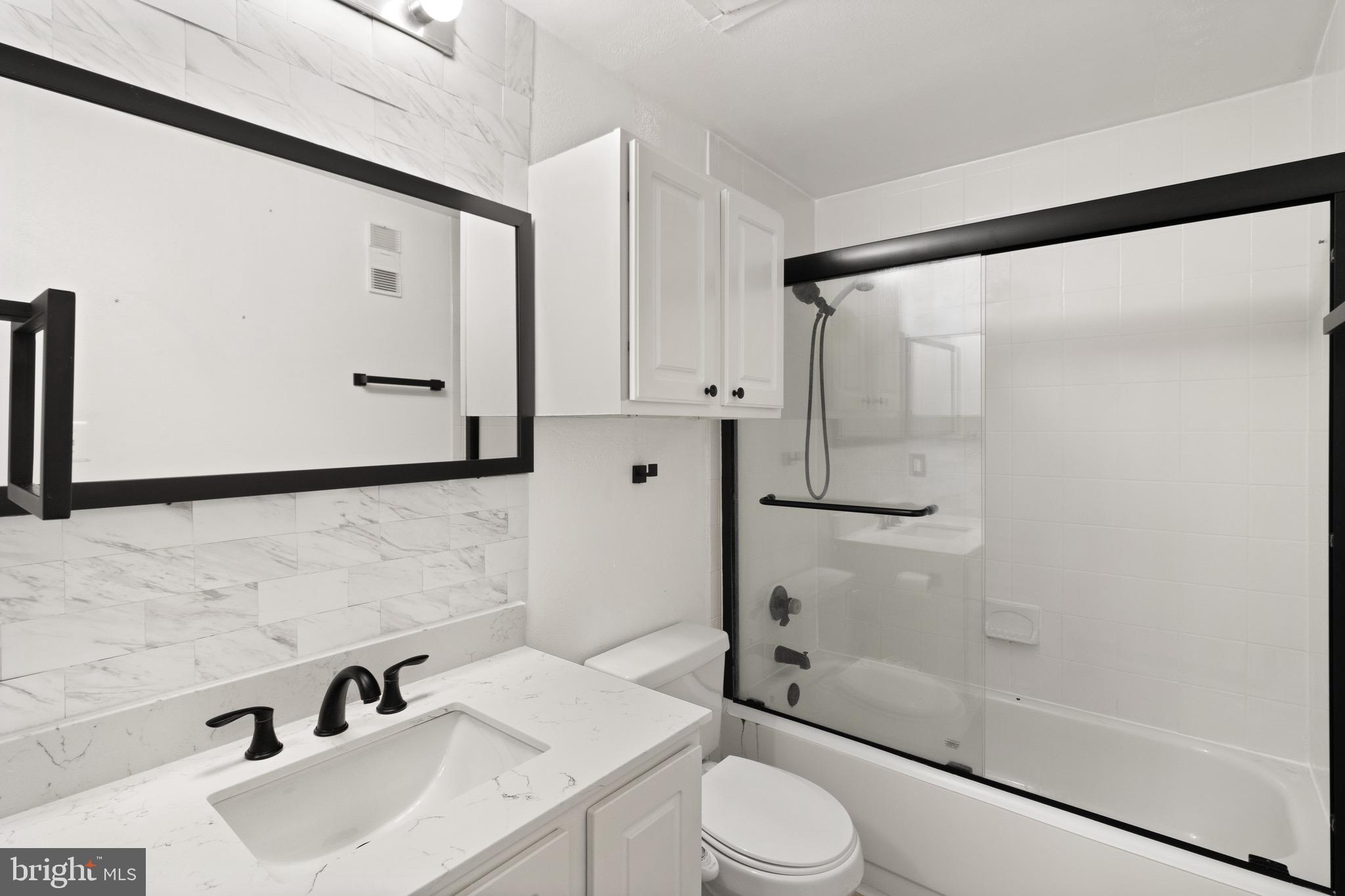 PENDERBROOK SQUARE CONDOMINIUMS - Residential