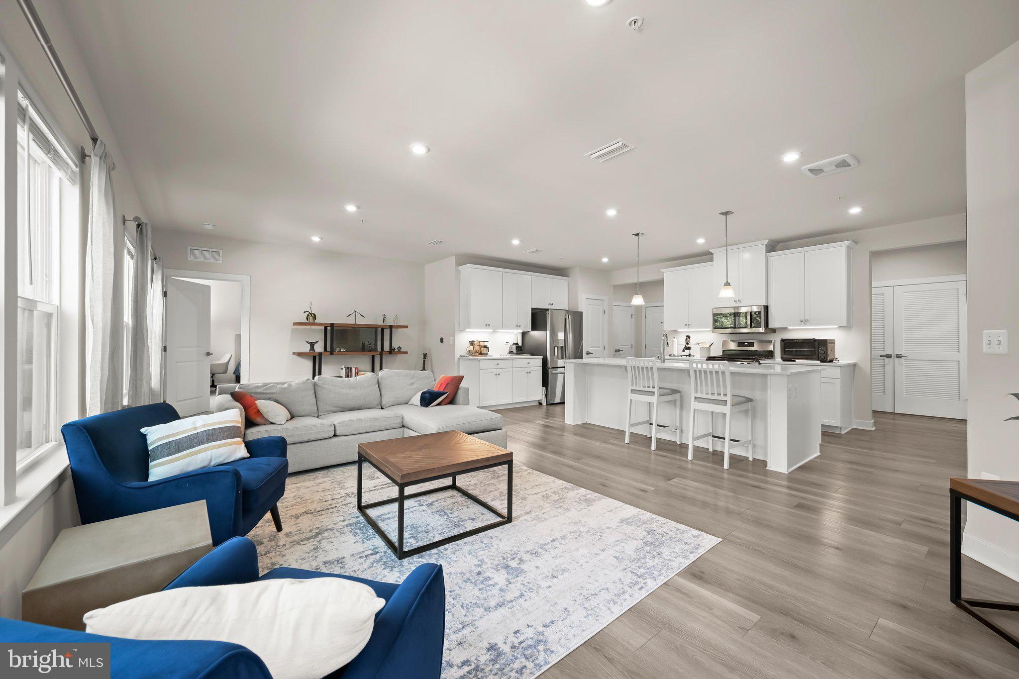 10401 RESORT ROAD L