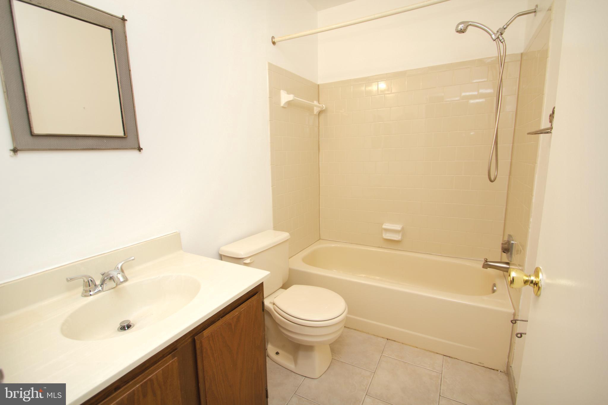 GREENCASTLE MANOR - Residential Lease