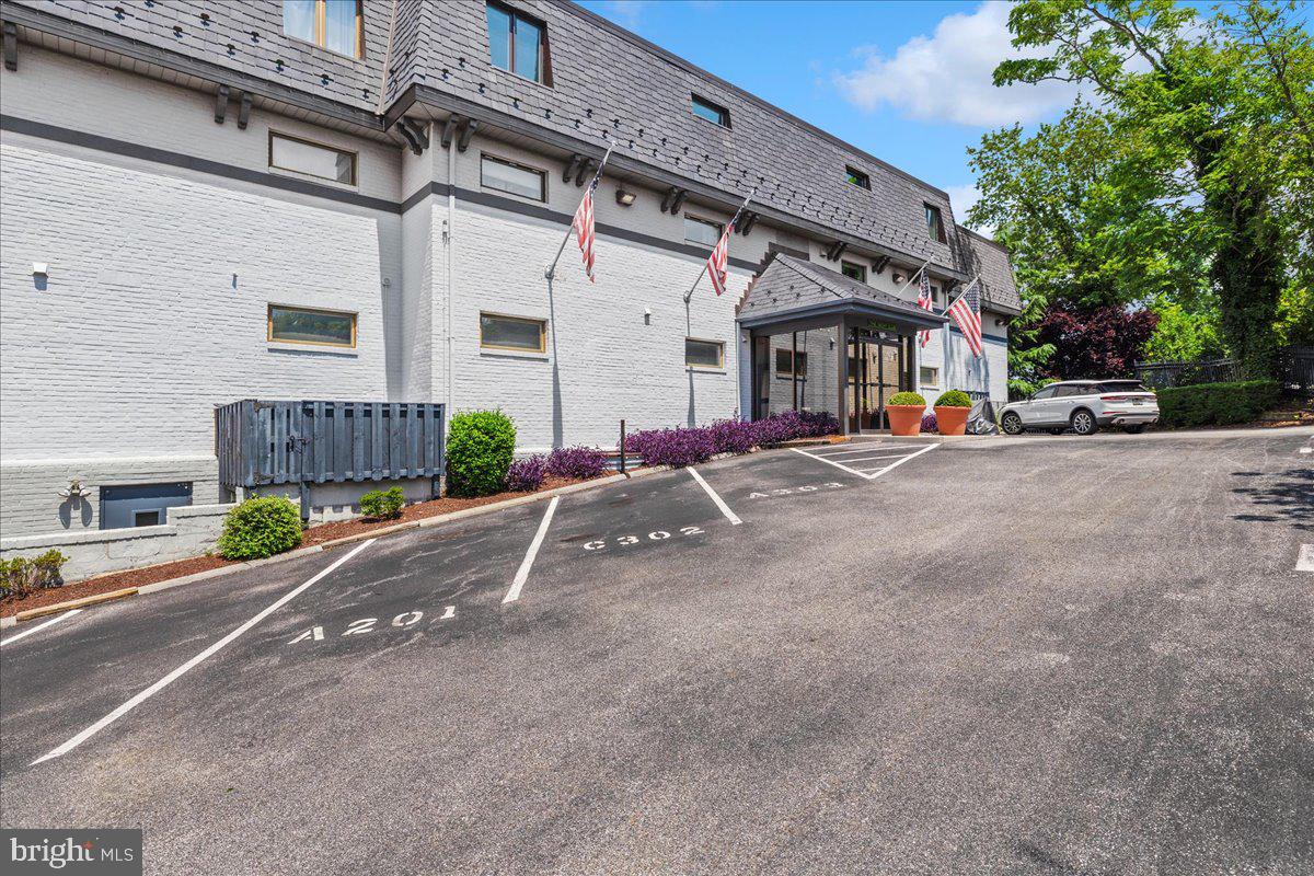 301 BURNSIDE STREET A201