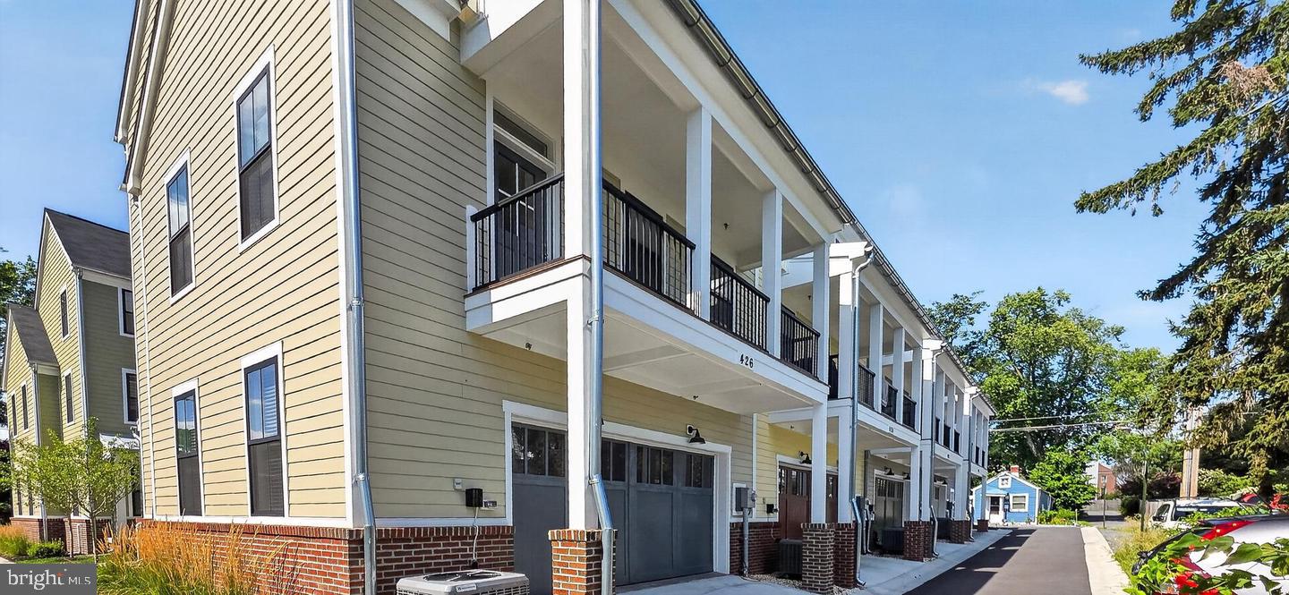 426 CHAPEL ALLEY 8