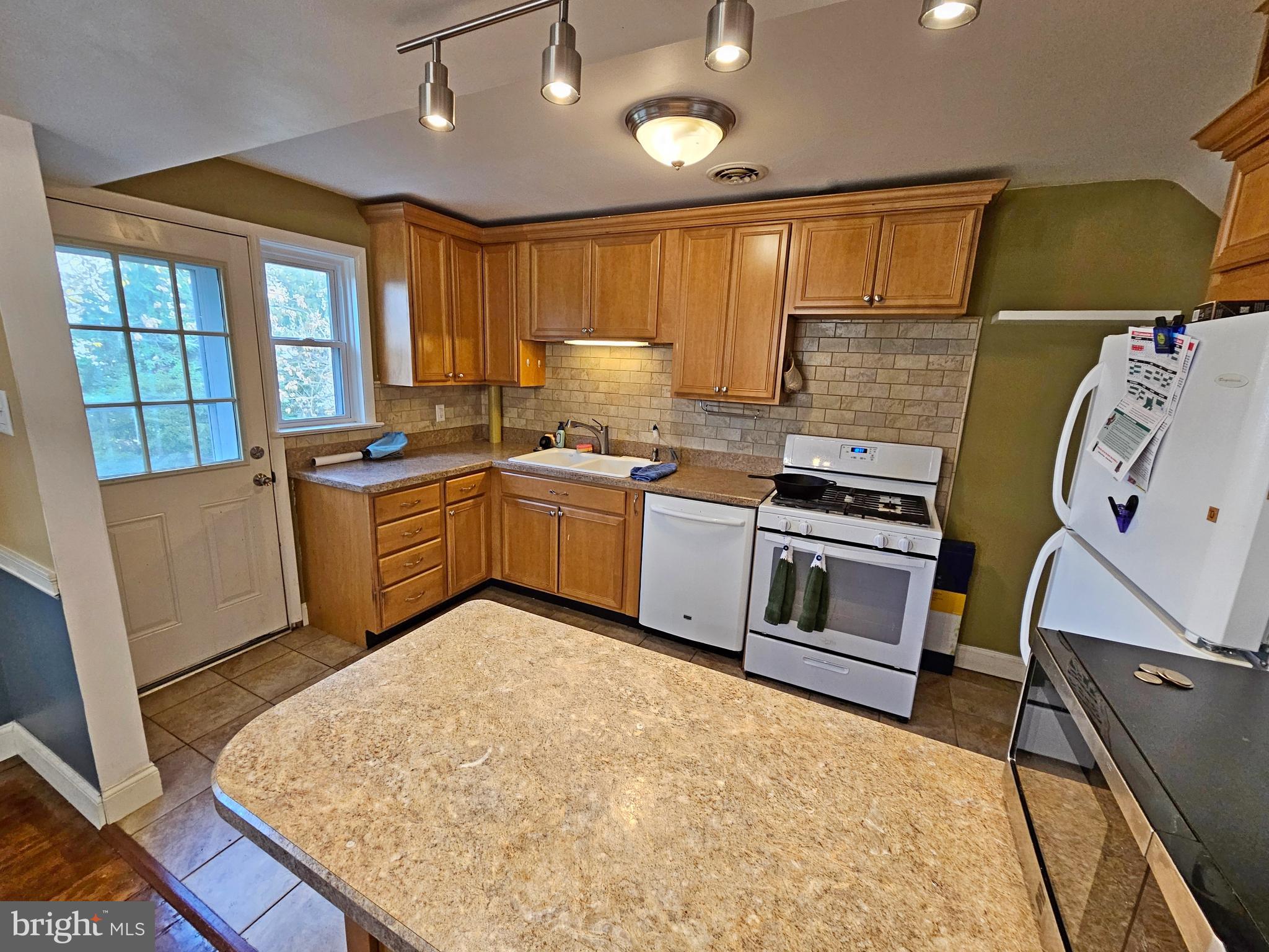 WEST SIDE OF CITY - Residential