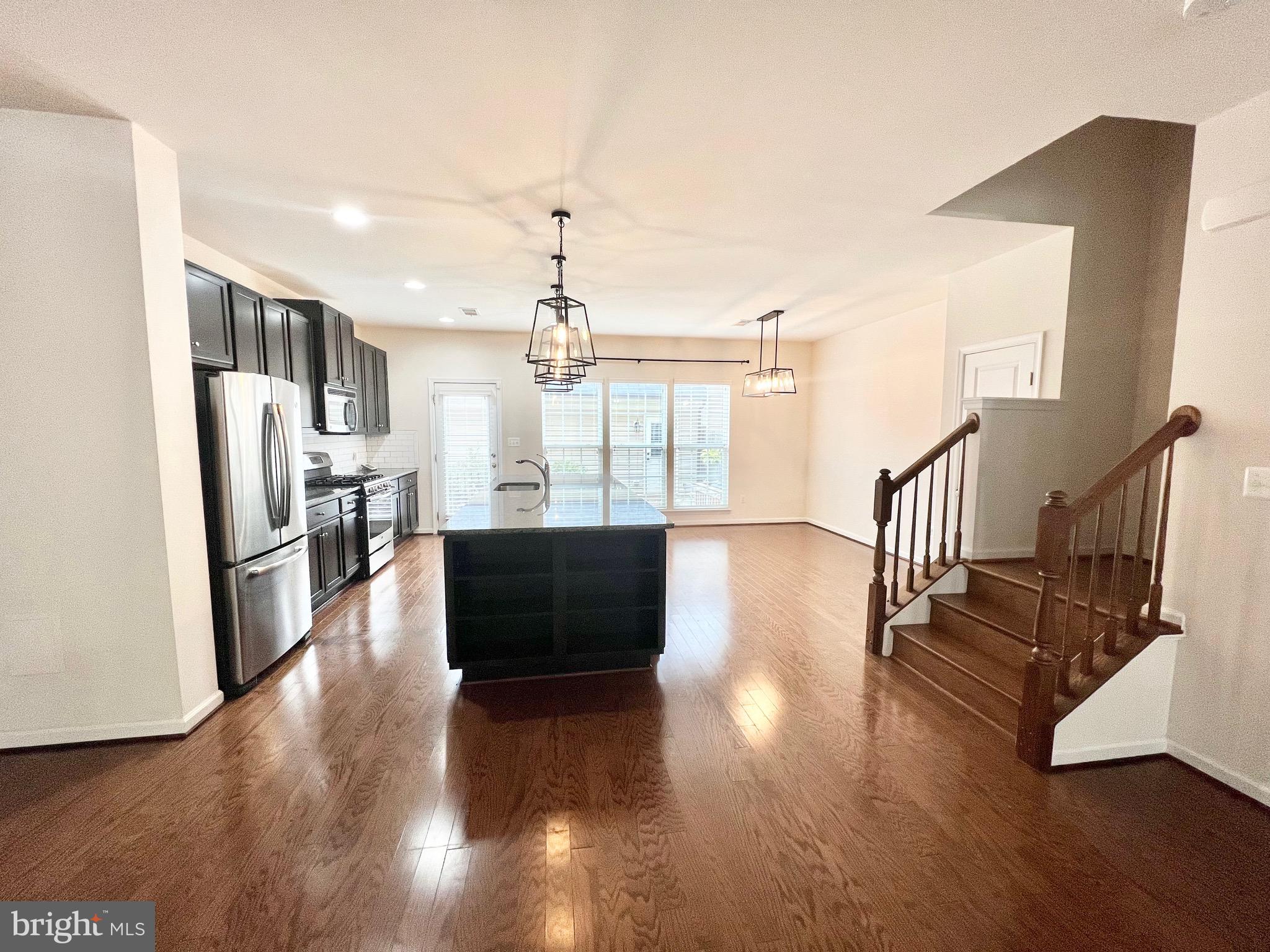 EMBREY MILL - Residential Lease