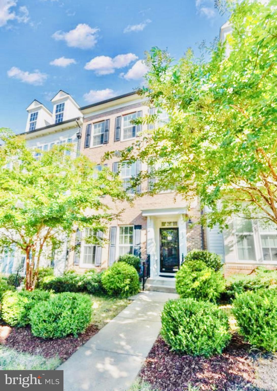 EMBREY MILL - Residential Lease