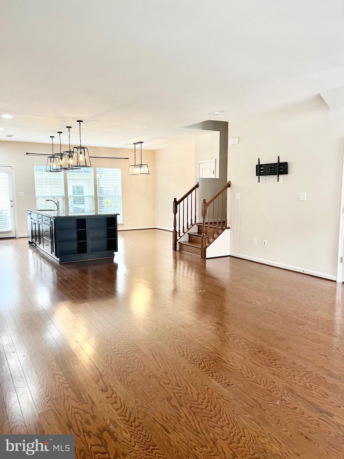 EMBREY MILL - Residential Lease