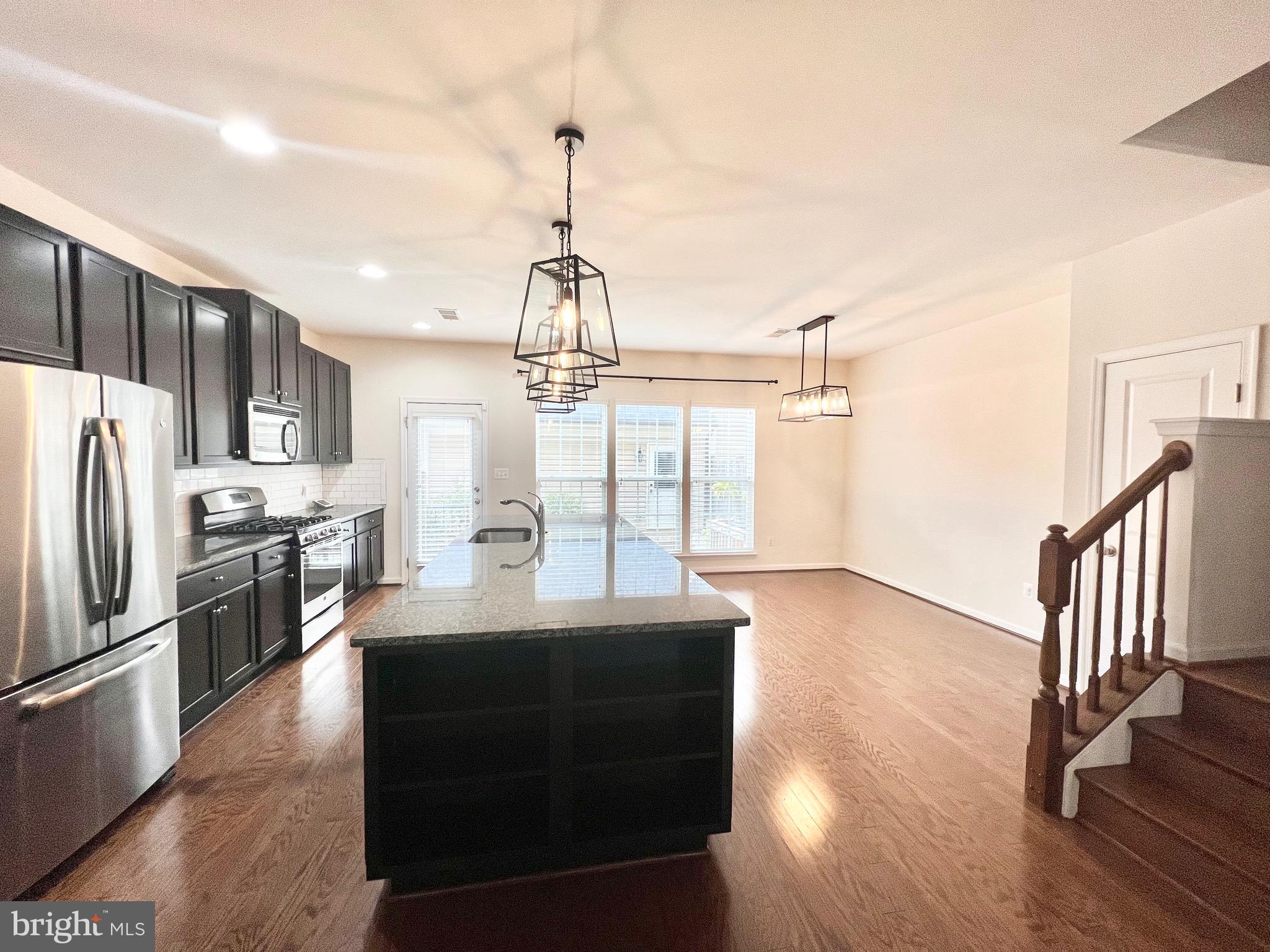 EMBREY MILL - Residential Lease