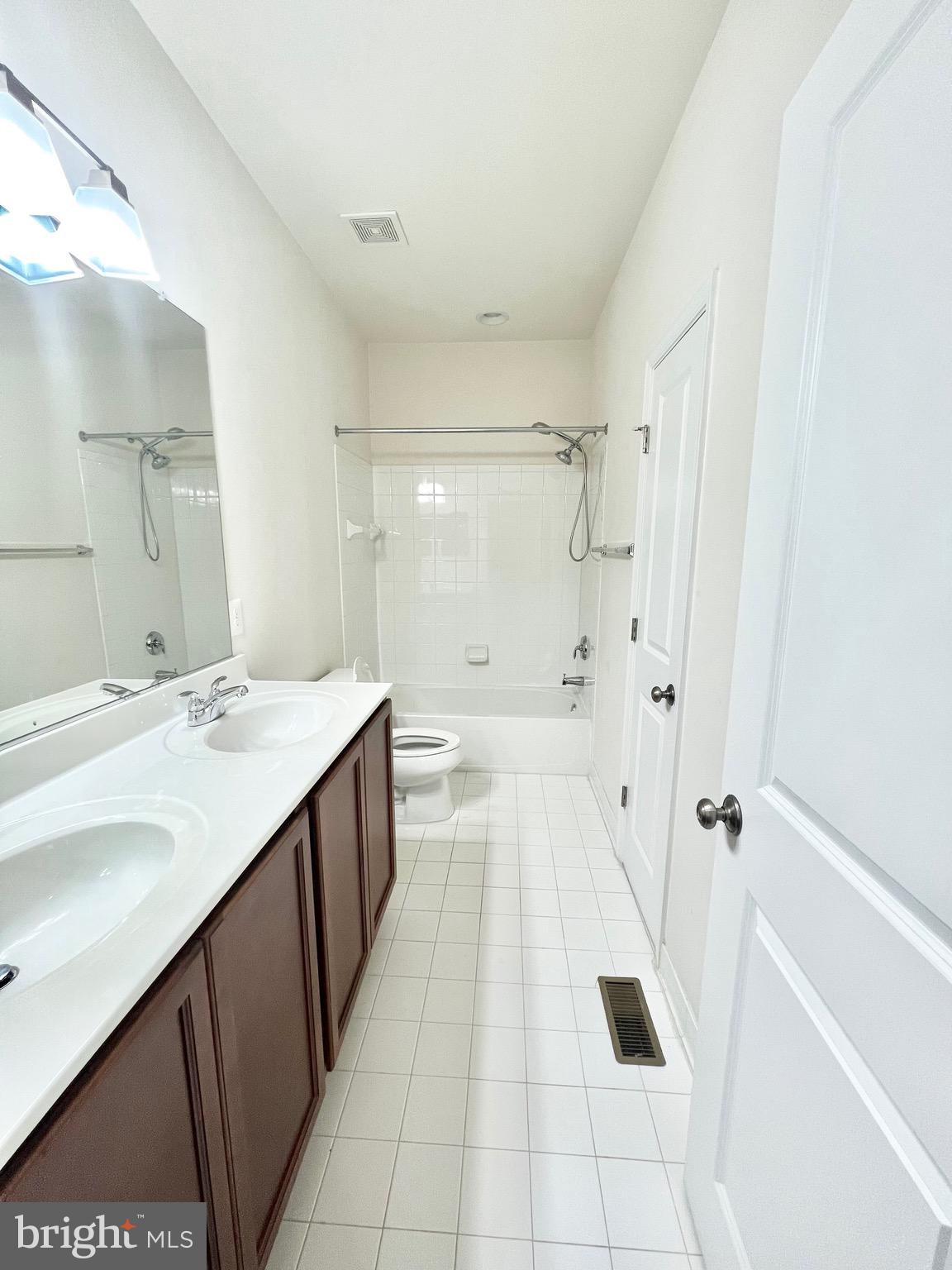 EMBREY MILL - Residential Lease