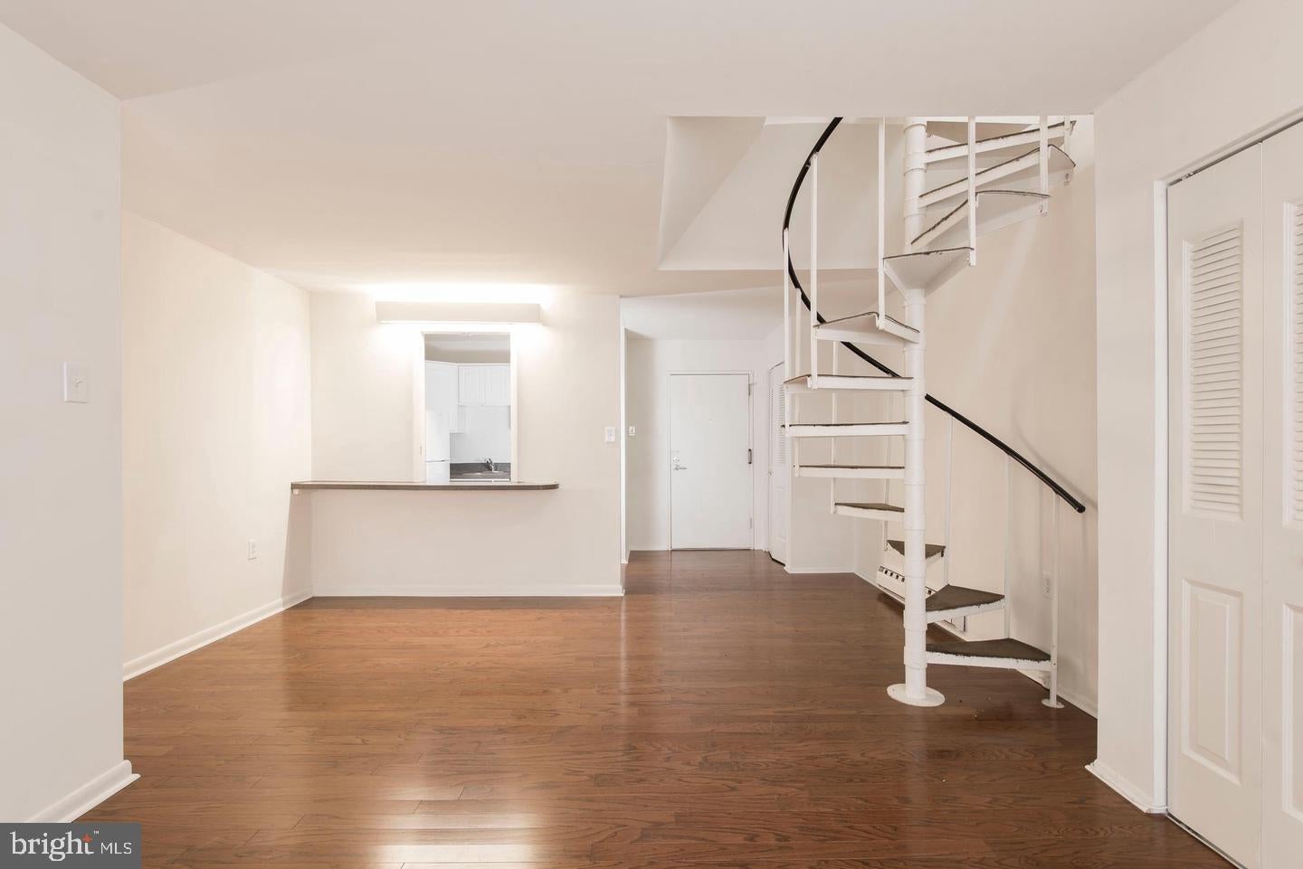 2311 SPRUCE STREET 202