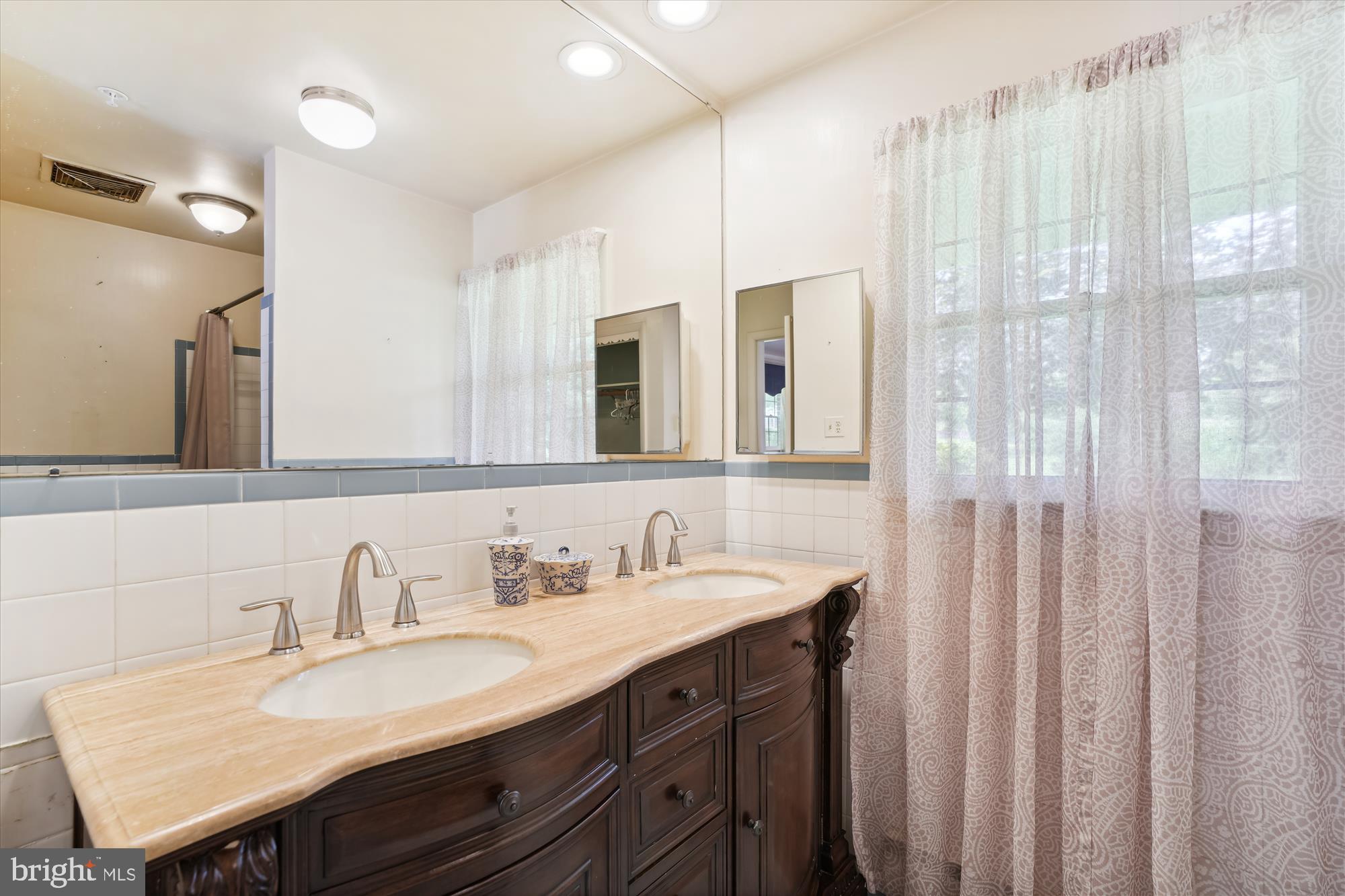 WILTON FARM ACRES - Residential