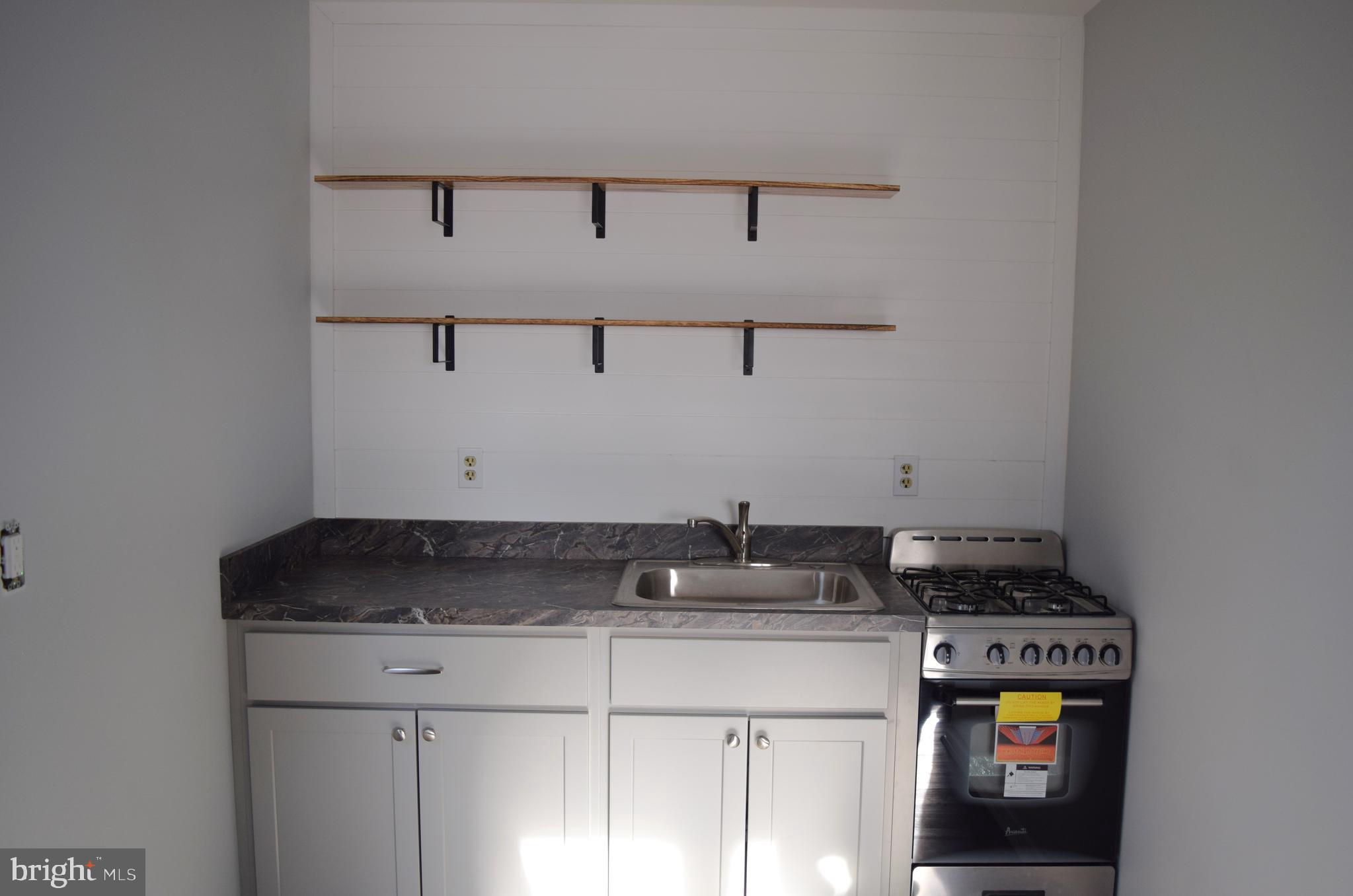 901 LAUREL STREET APARTMENT #1