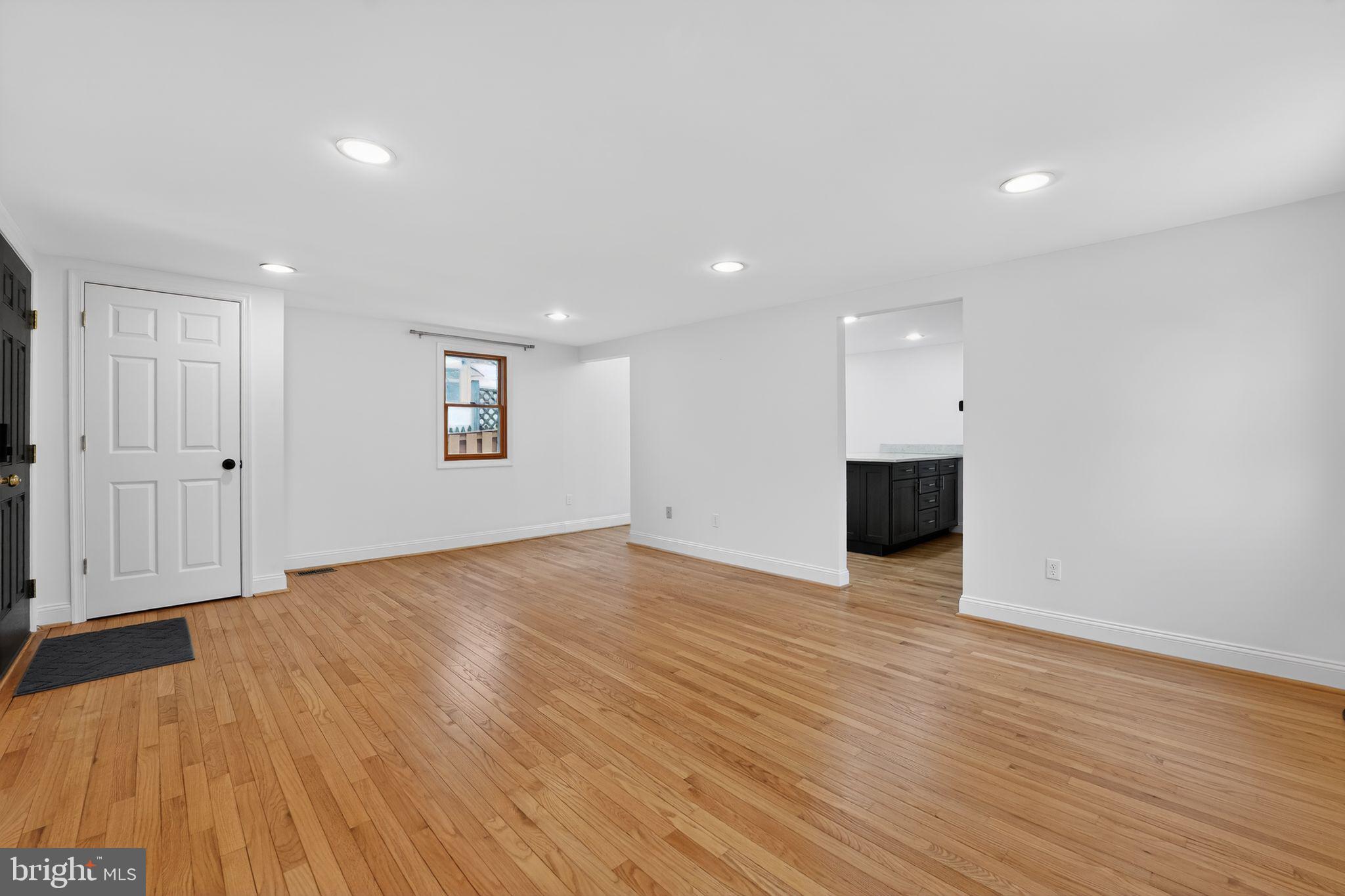 NORTH KENSINGTON - Residential