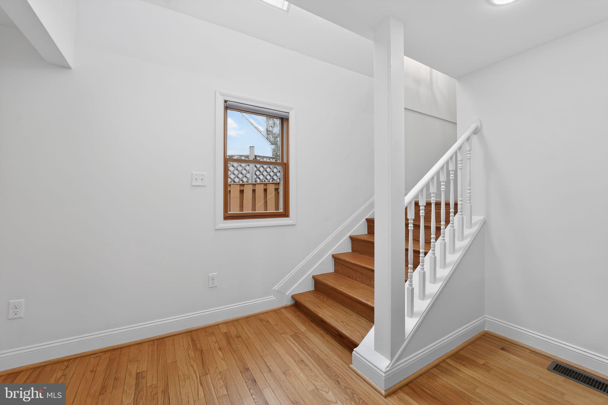 NORTH KENSINGTON - Residential