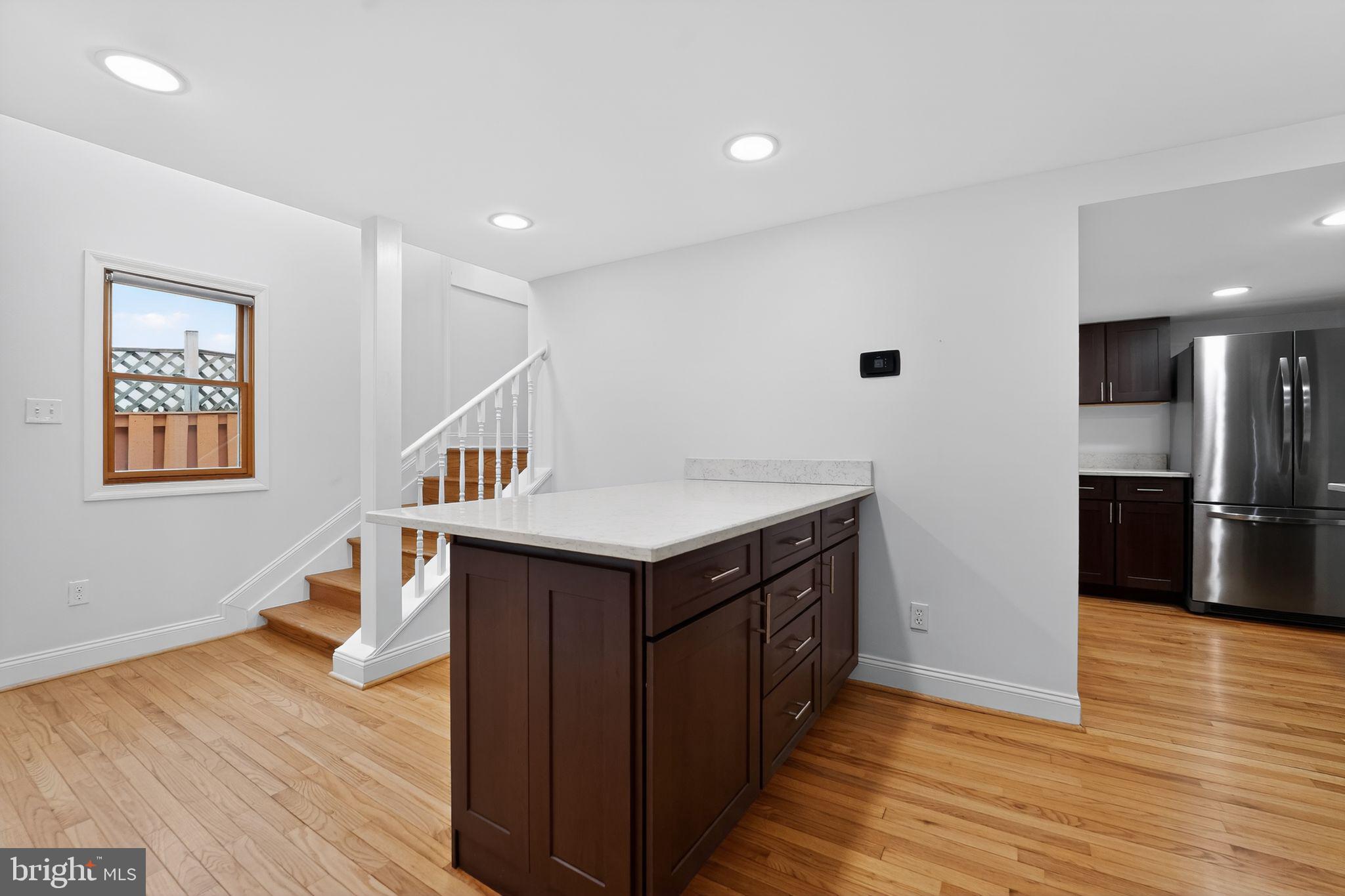 NORTH KENSINGTON - Residential