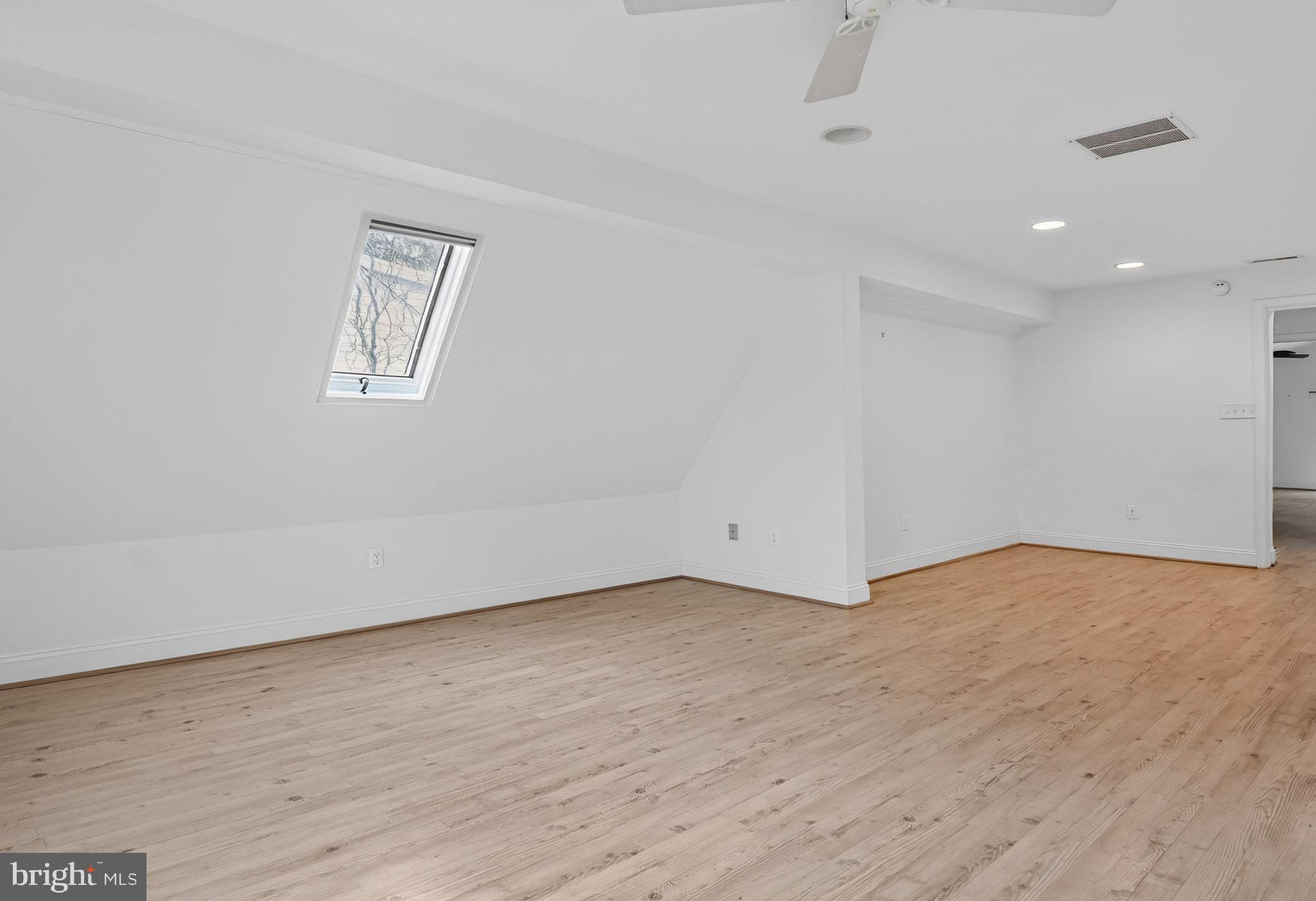 NORTH KENSINGTON - Residential