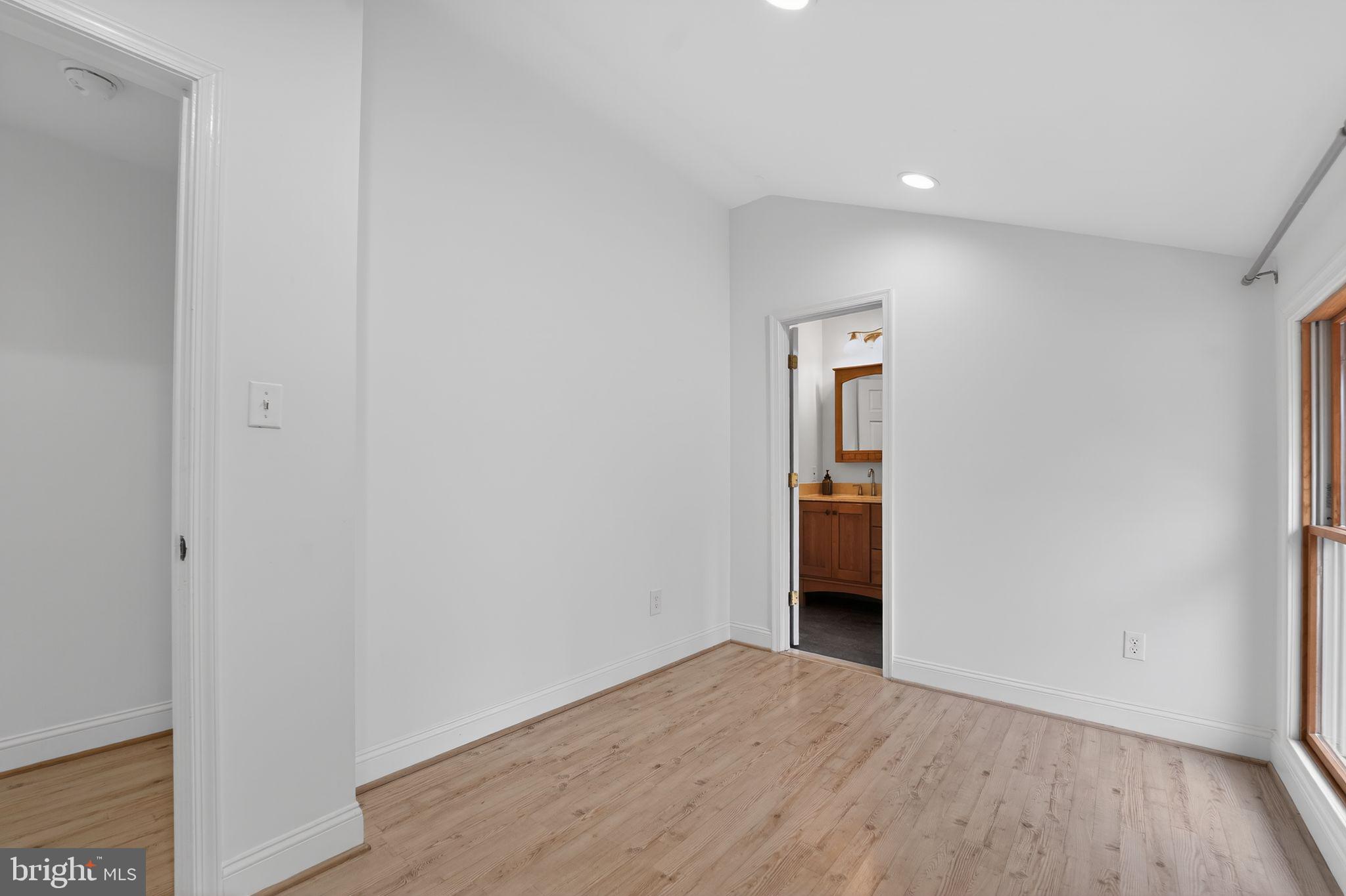 NORTH KENSINGTON - Residential