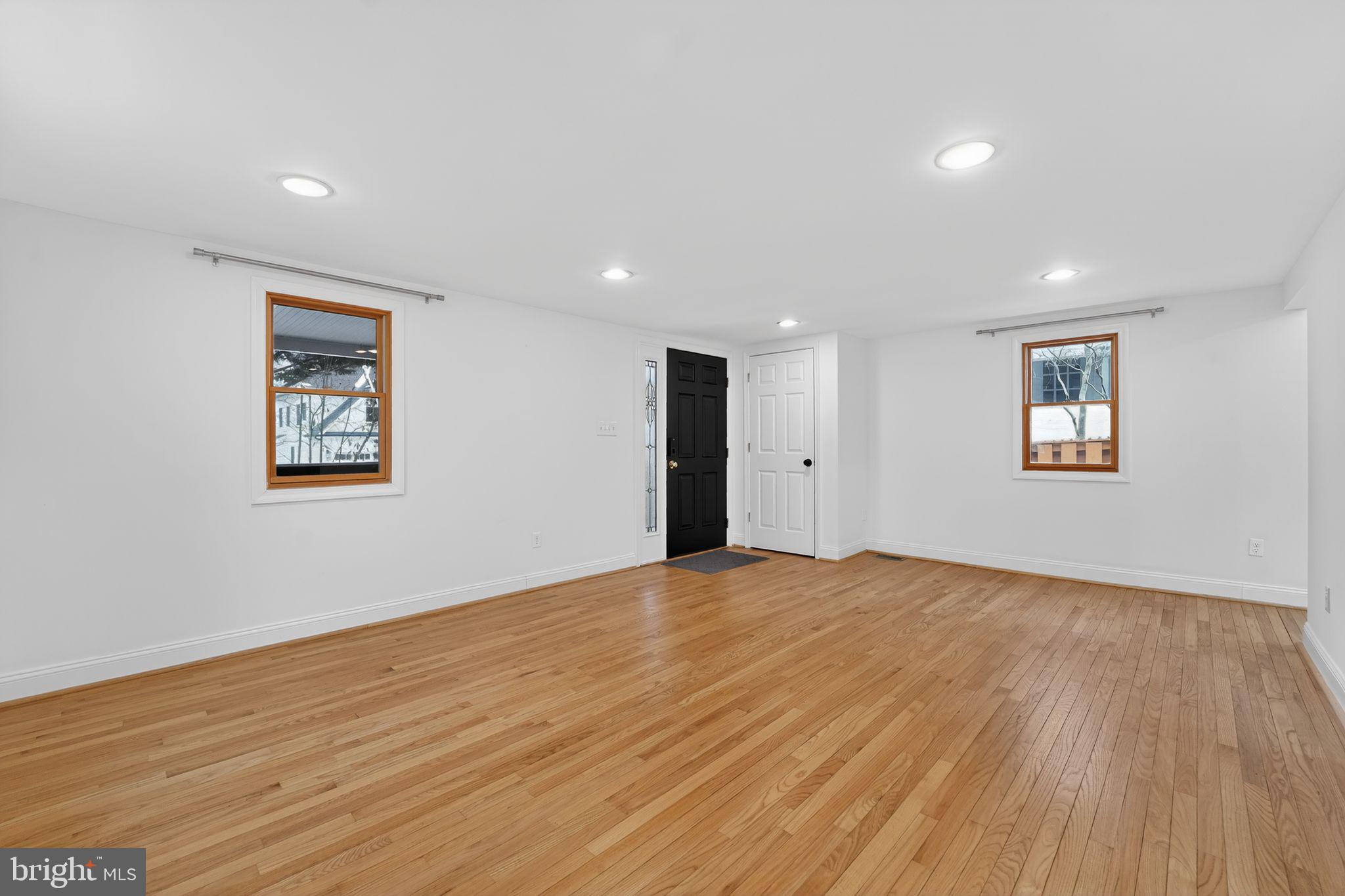 NORTH KENSINGTON - Residential