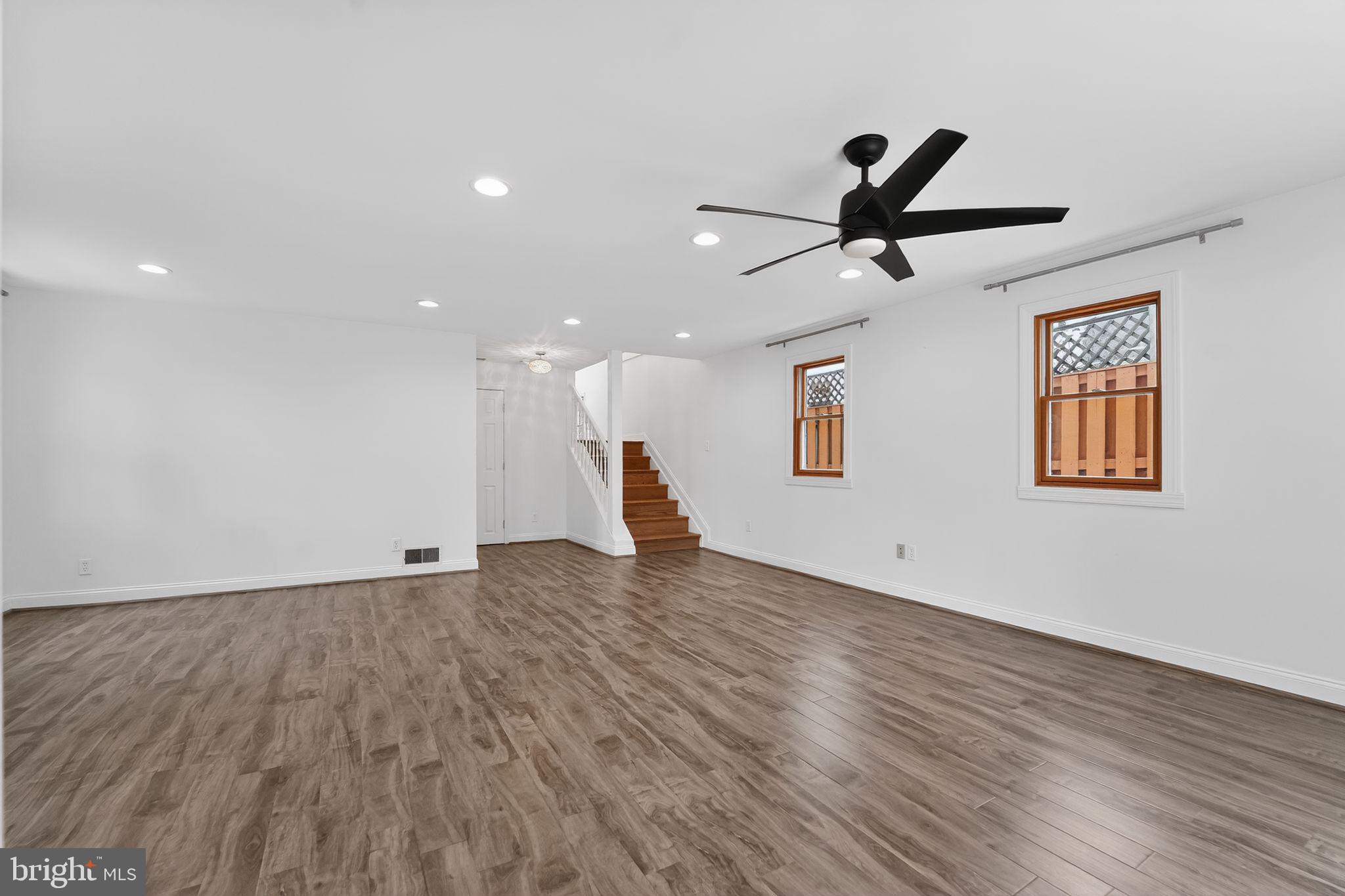 NORTH KENSINGTON - Residential