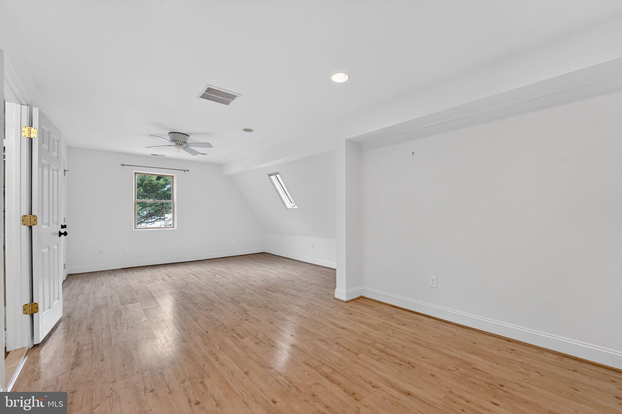 NORTH KENSINGTON - Residential