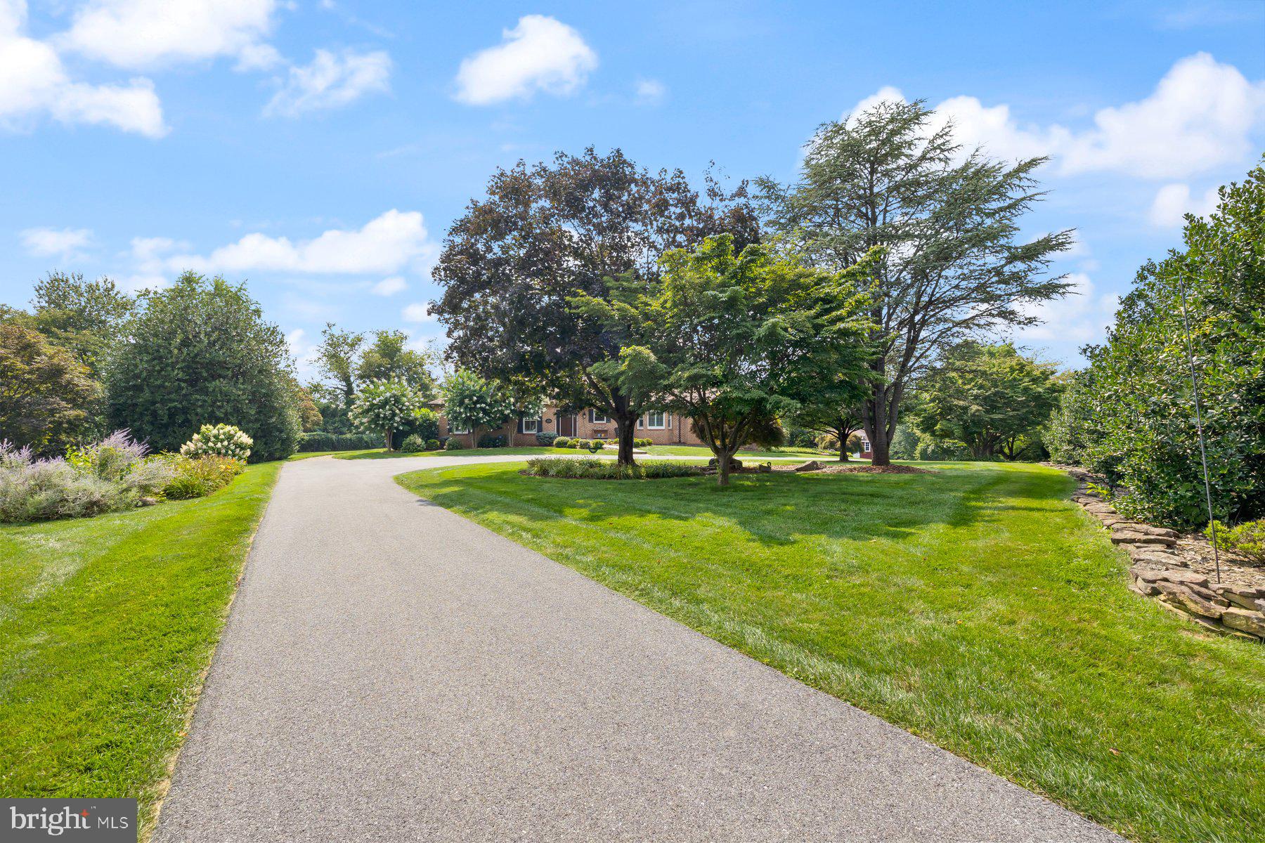 23104 BANK BARN COURT