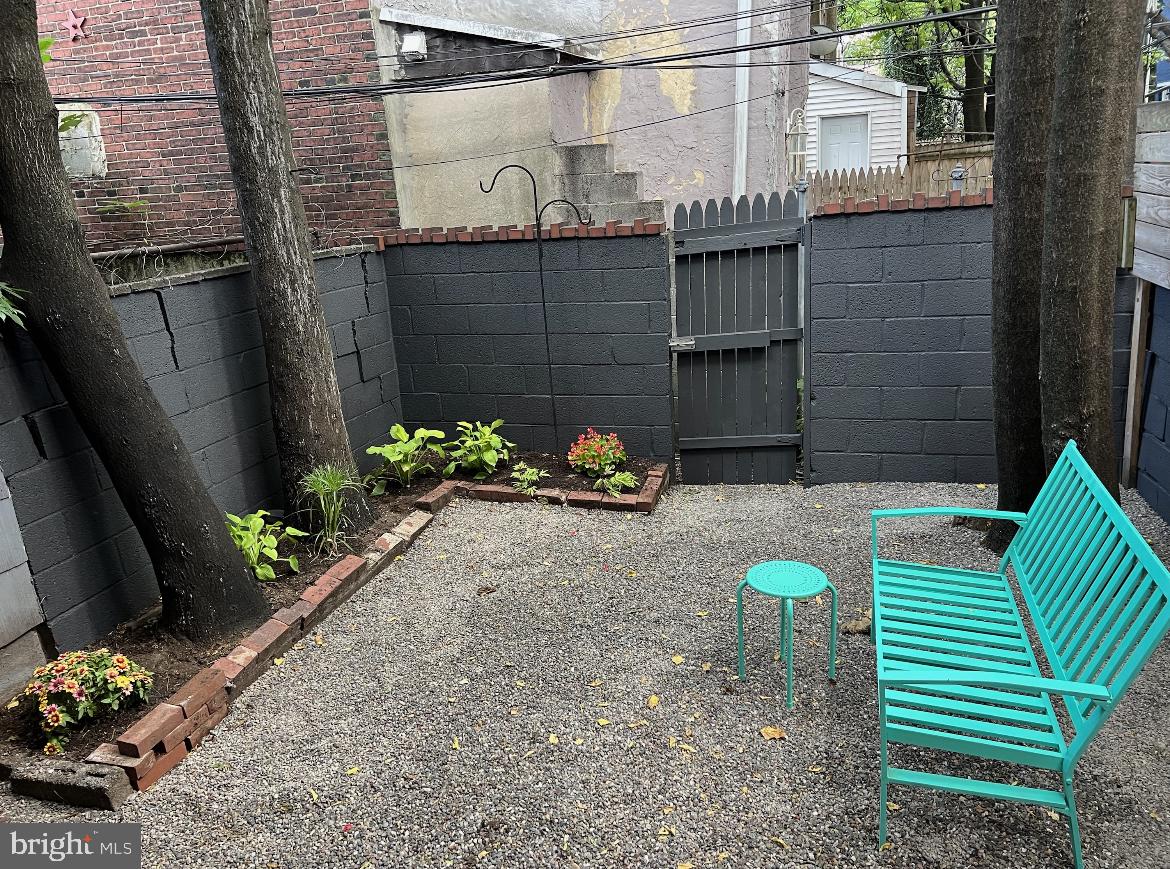 POINT BREEZE - Residential