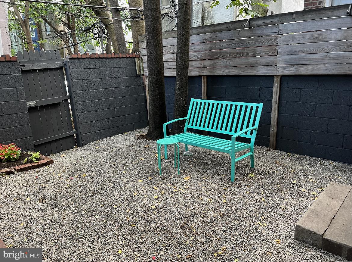 POINT BREEZE - Residential