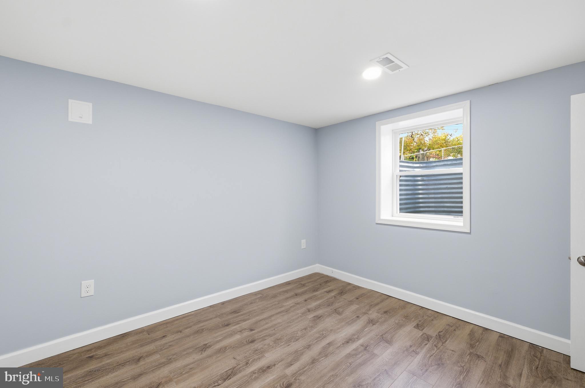 OSBORN TRACK - Residential