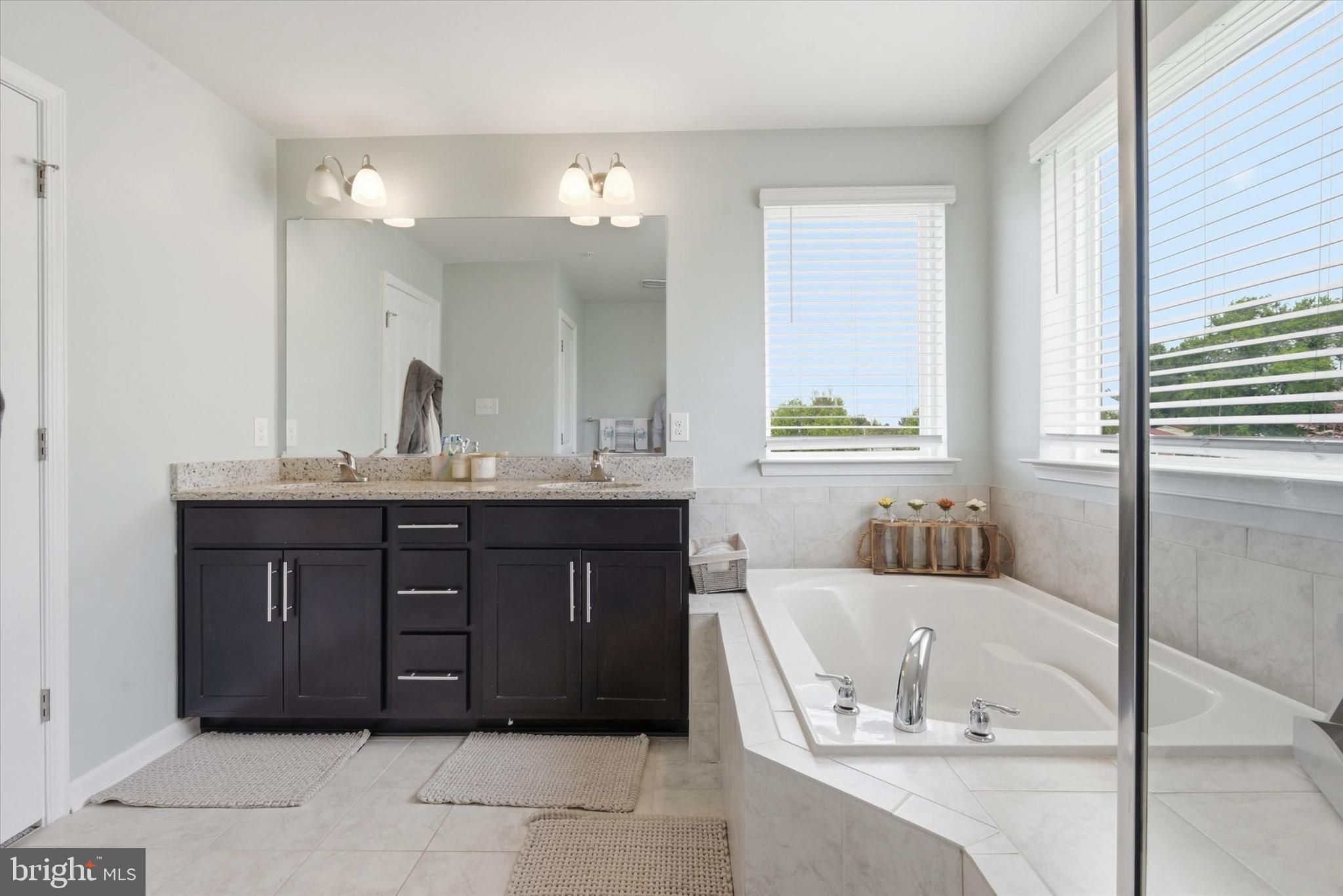 STONEGATE - Residential