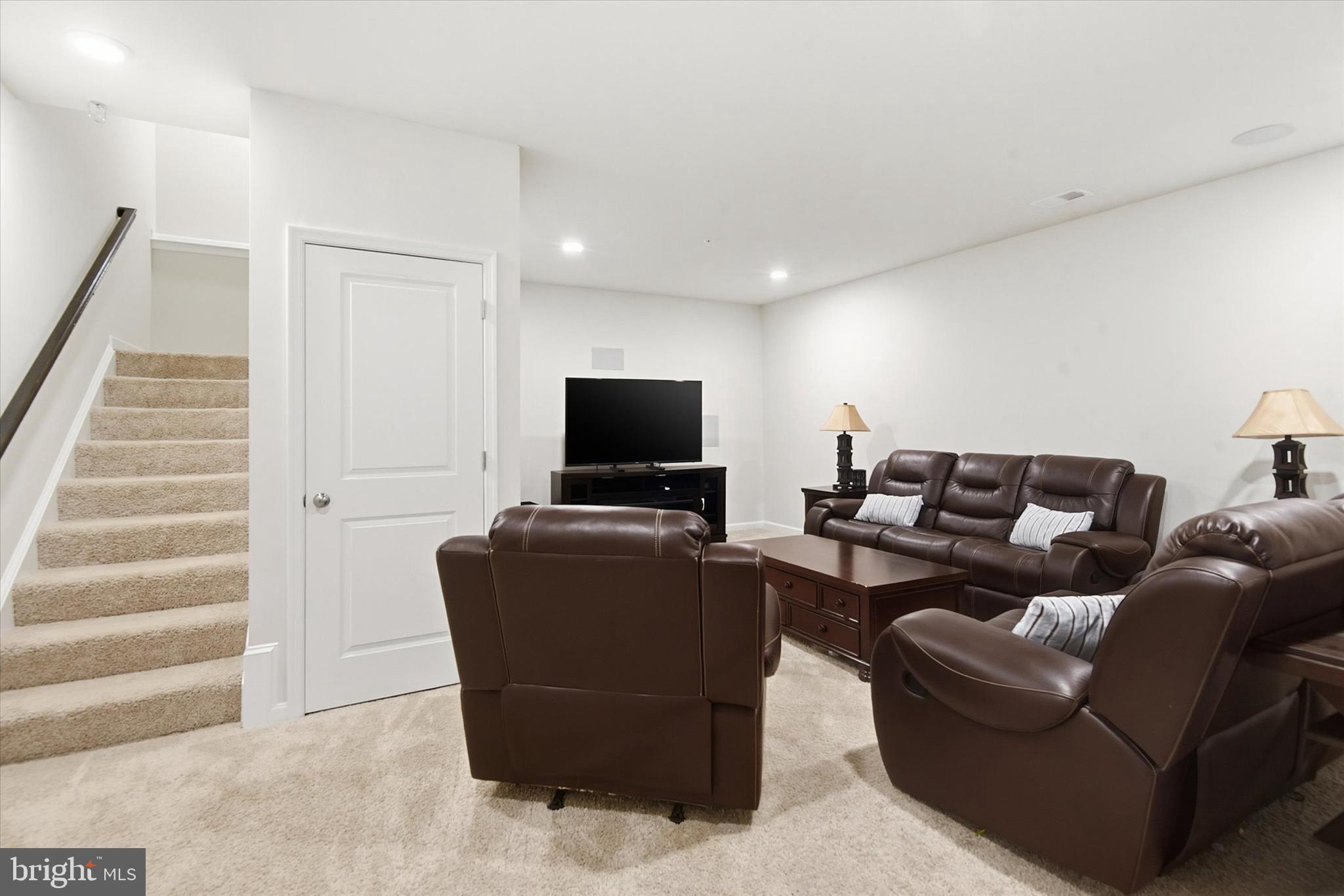 STONEGATE - Residential