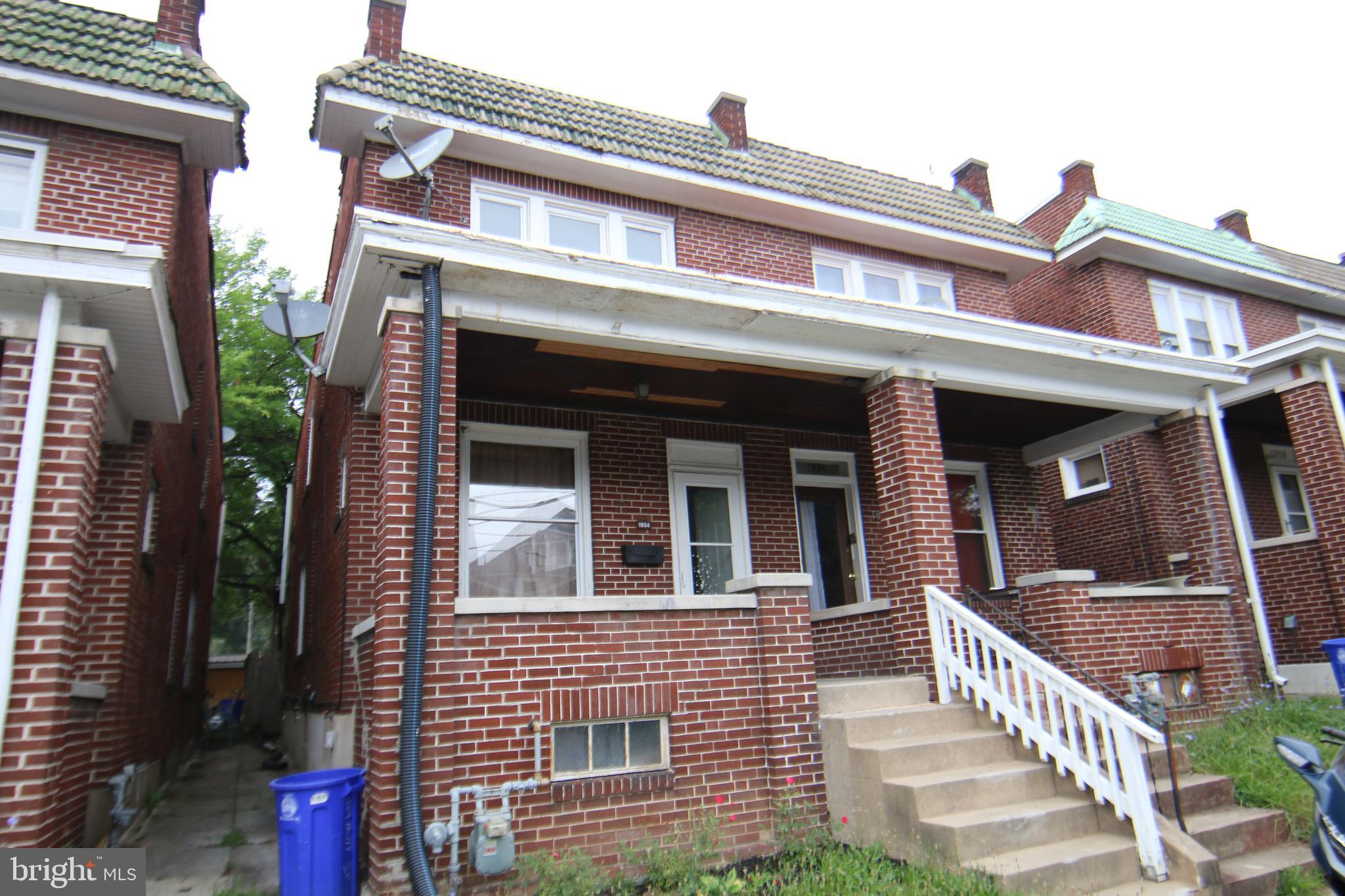 1804 HOLLY STREET