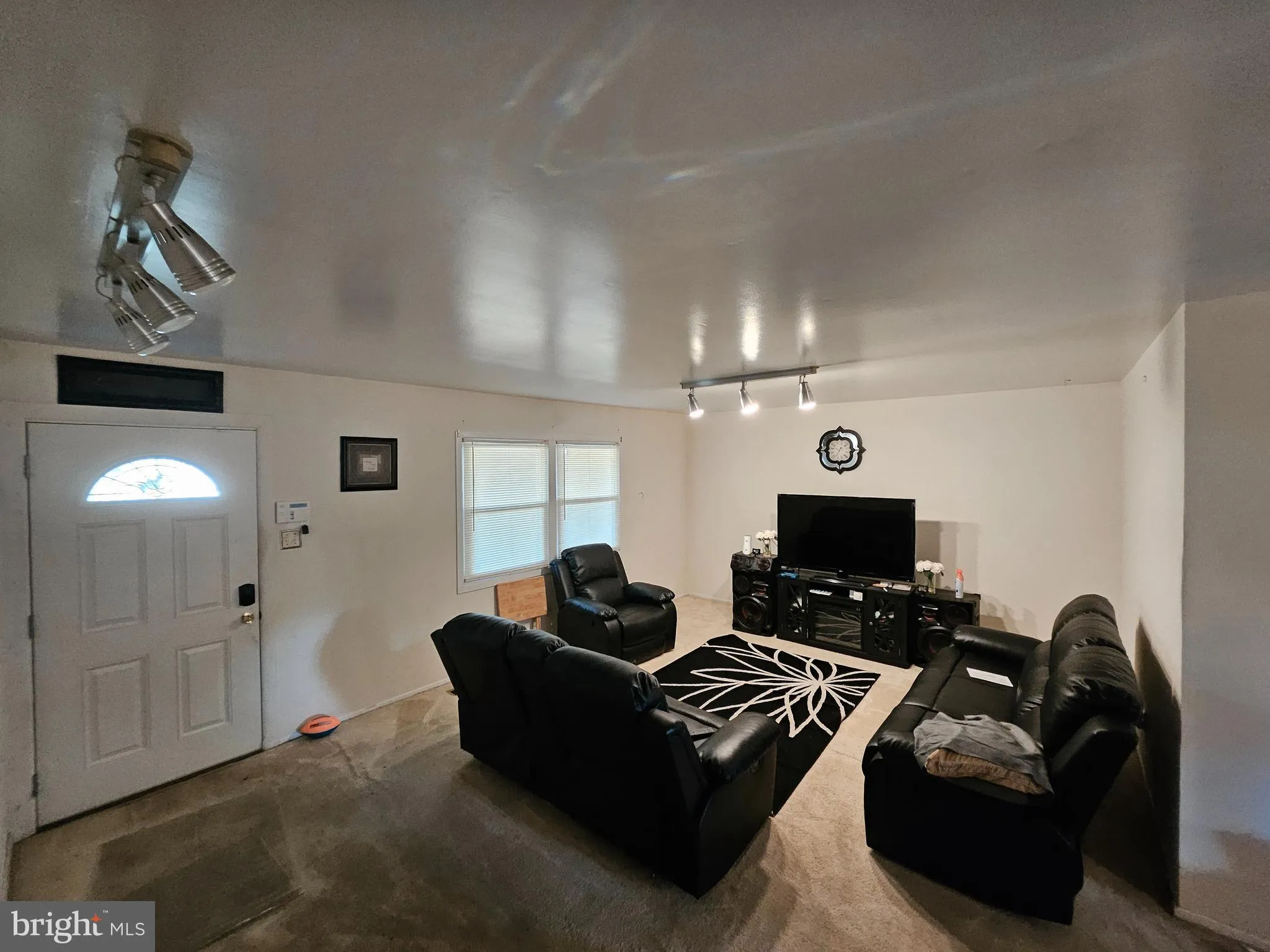 Willingboro, New Jersey 08046, United States, 3 Bedrooms Bedrooms, ,2 BathroomsBathrooms,Residential,Coming Soon,161908