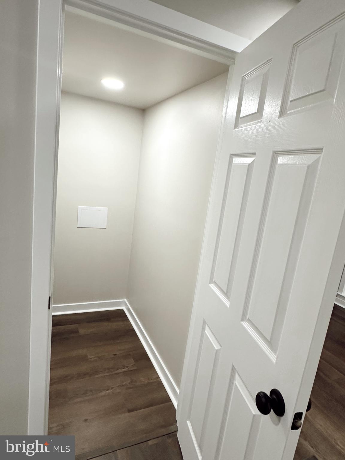 WOODGATE MANOR - Residential Lease