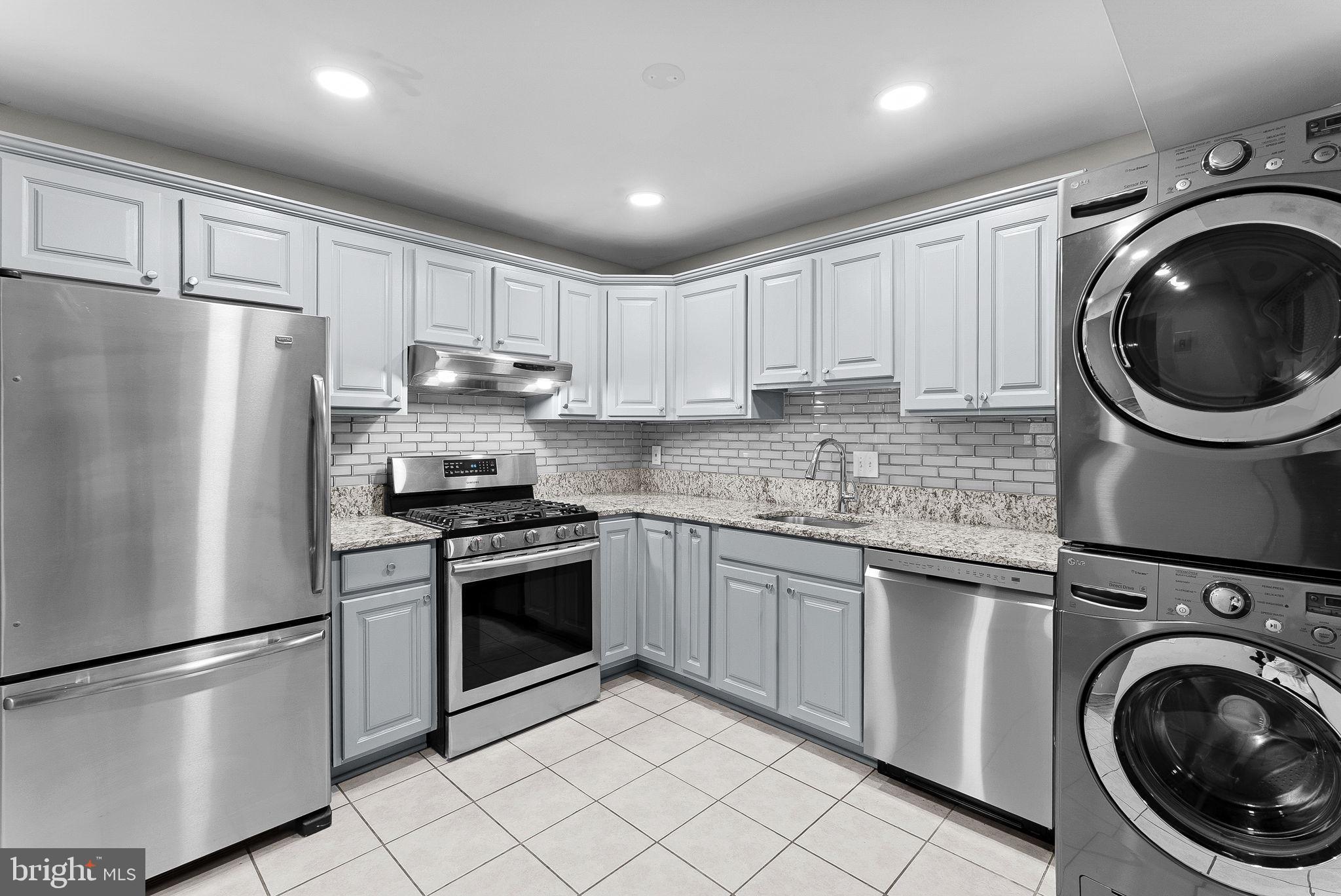 HUNTERS WOODS VILLAGE - Residential